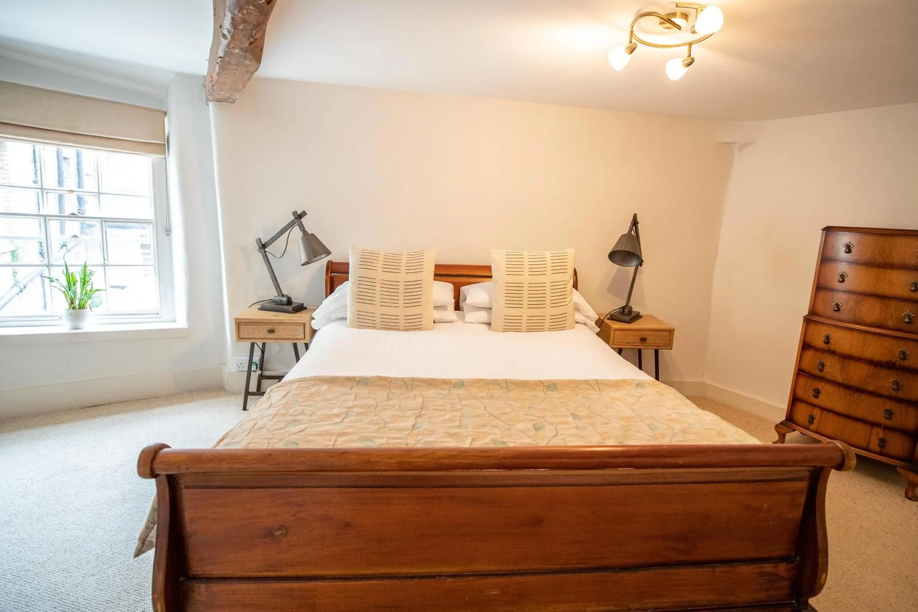 Deluxe Double Room with Bath in Tower House Guest House