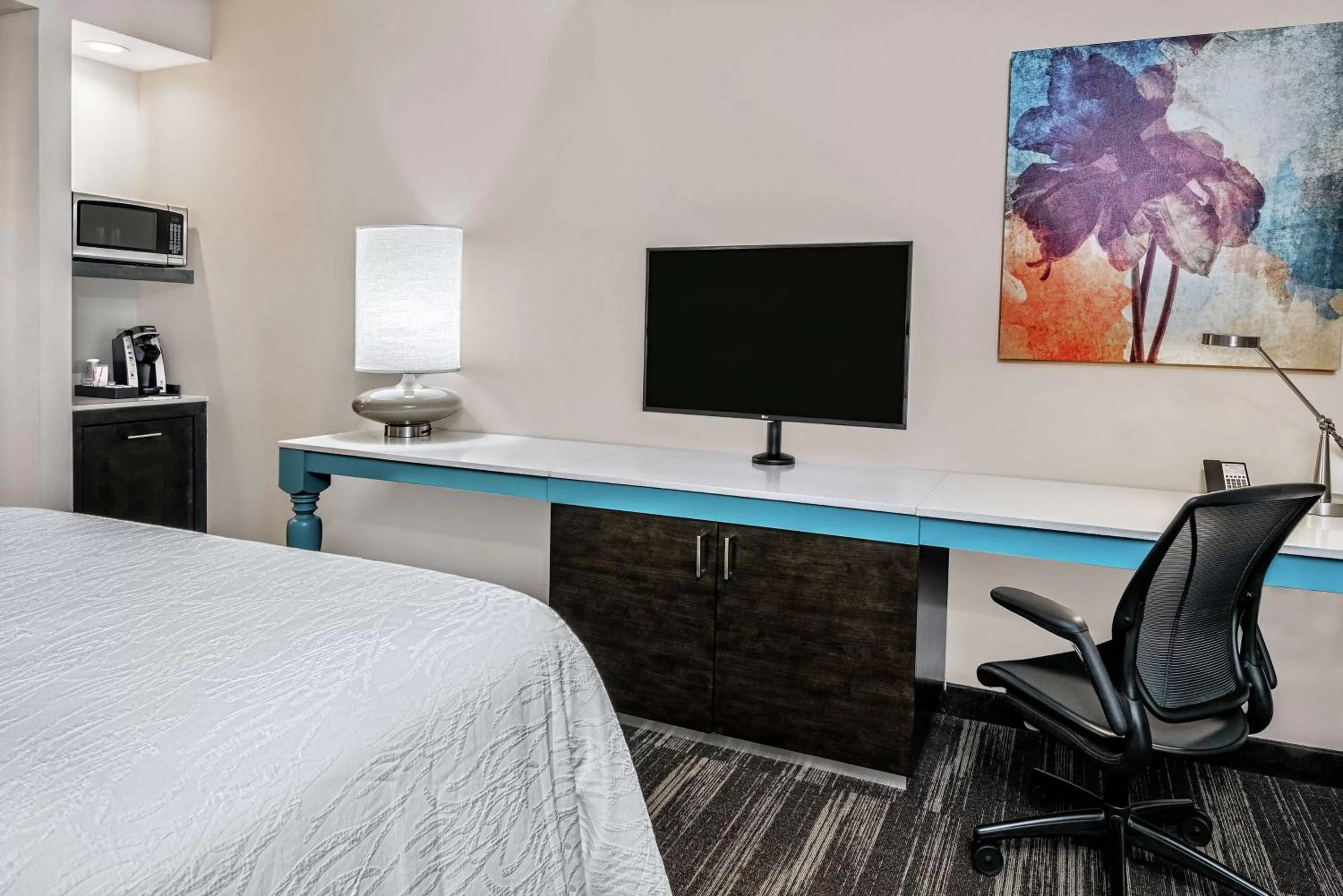 Premium King Room - Hearing Access in Hilton Garden Inn San Marcos