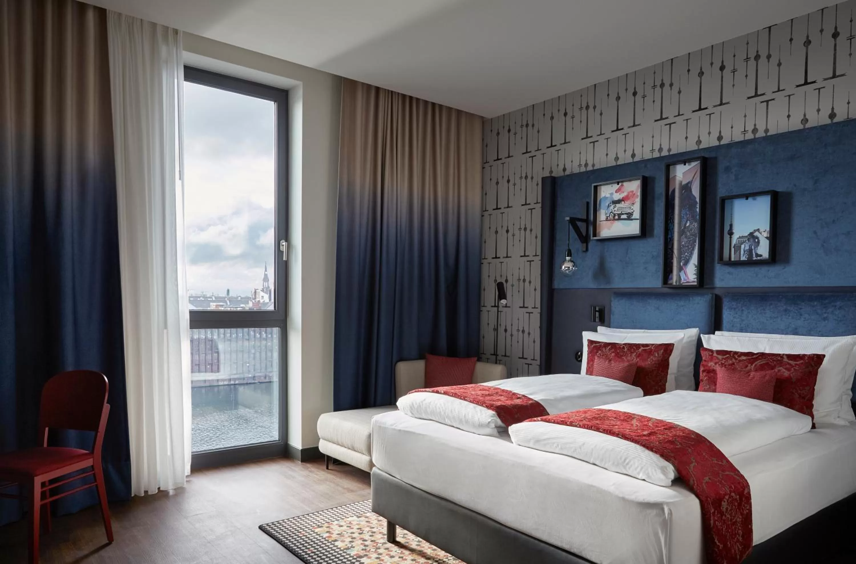 Standard Queen Room with Gallery View - East Side in Hotel Indigo Berlin - East Side Gallery