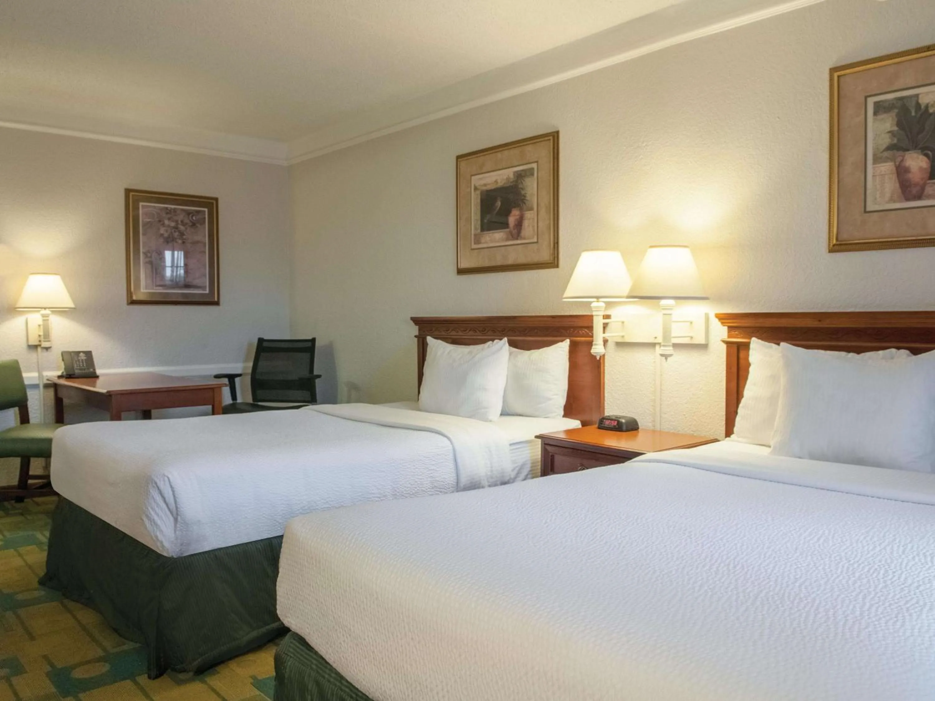 Deluxe Double Room with Two Double Beds - Non-Smoking in La Quinta Inn by Wyndham New Orleans Veterans / Metairie