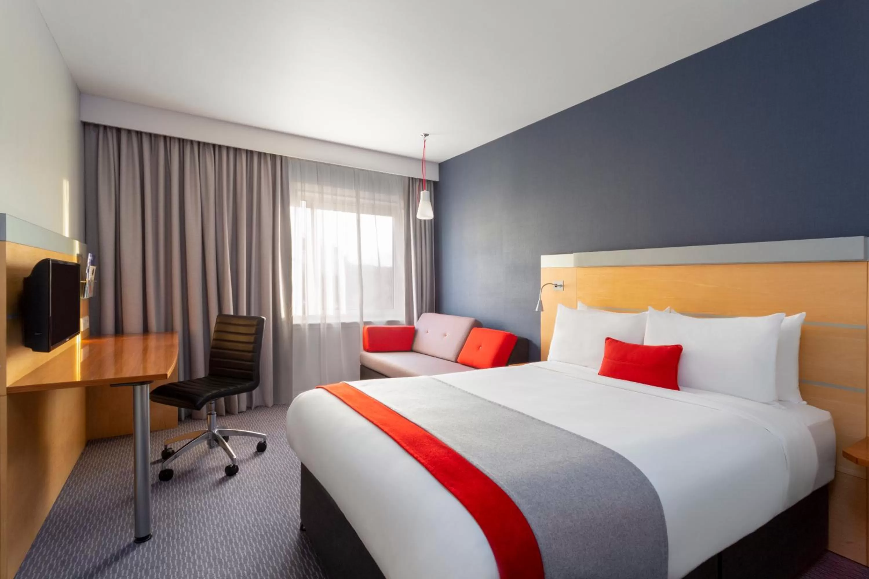 Holiday Inn Express Birmingham Redditch by IHG