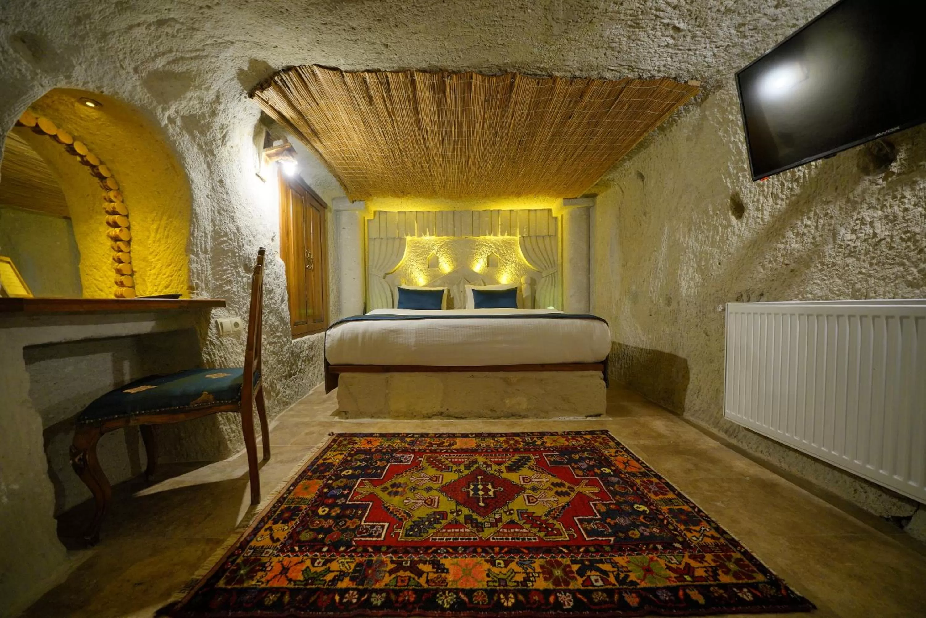 Deluxe Cave Room with Bathtub and Terrace in Cappadocia Nar Cave House & Swimming Pool