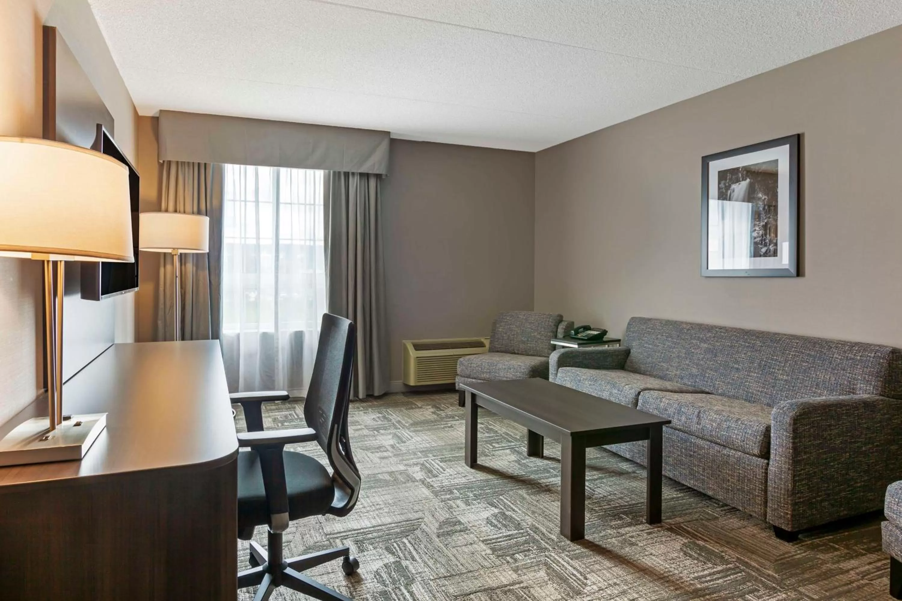 King Suite in Best Western Milton