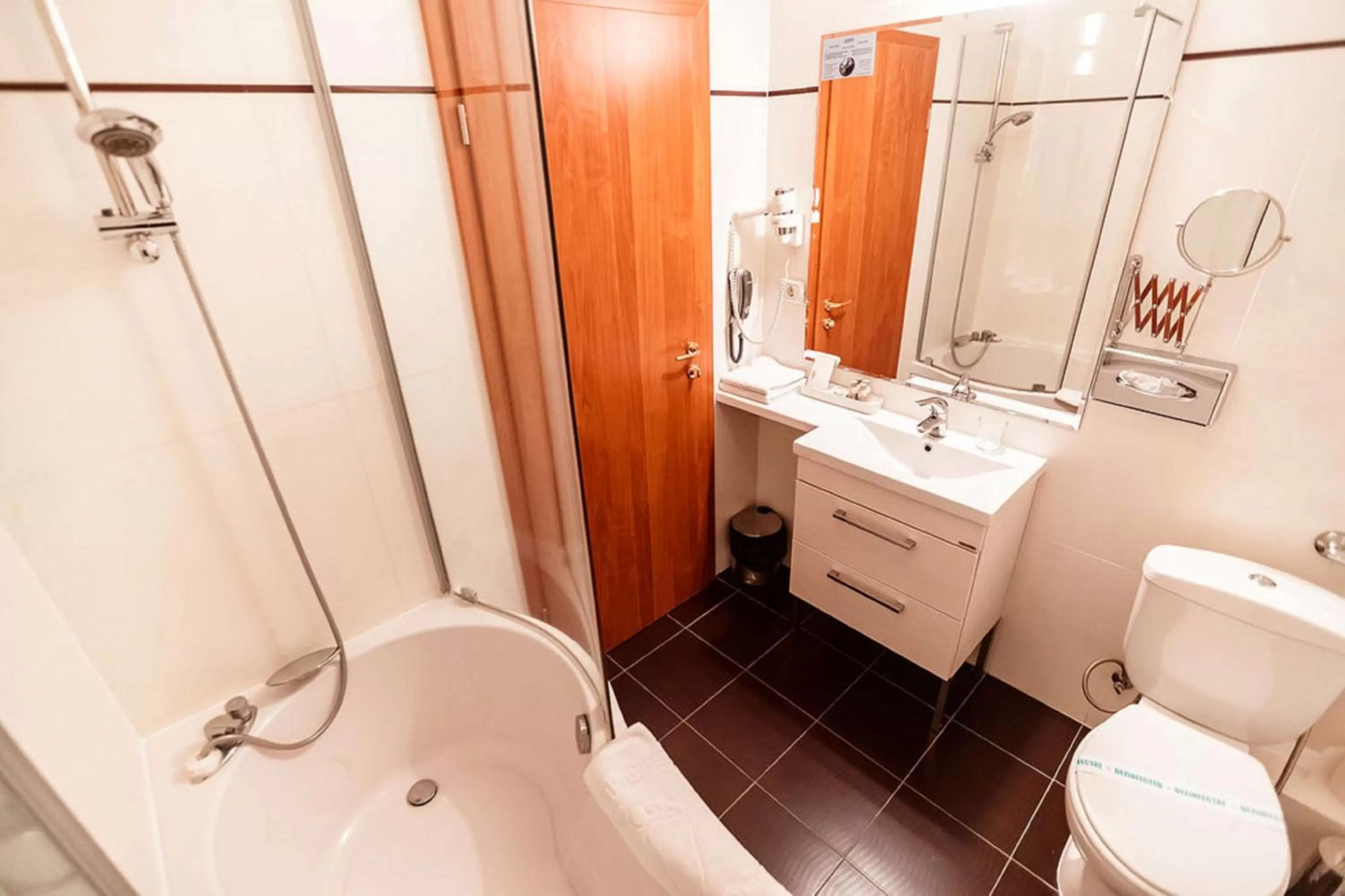 Family King Suite - Non-Smoking in Best Western Plus Lido Hotel