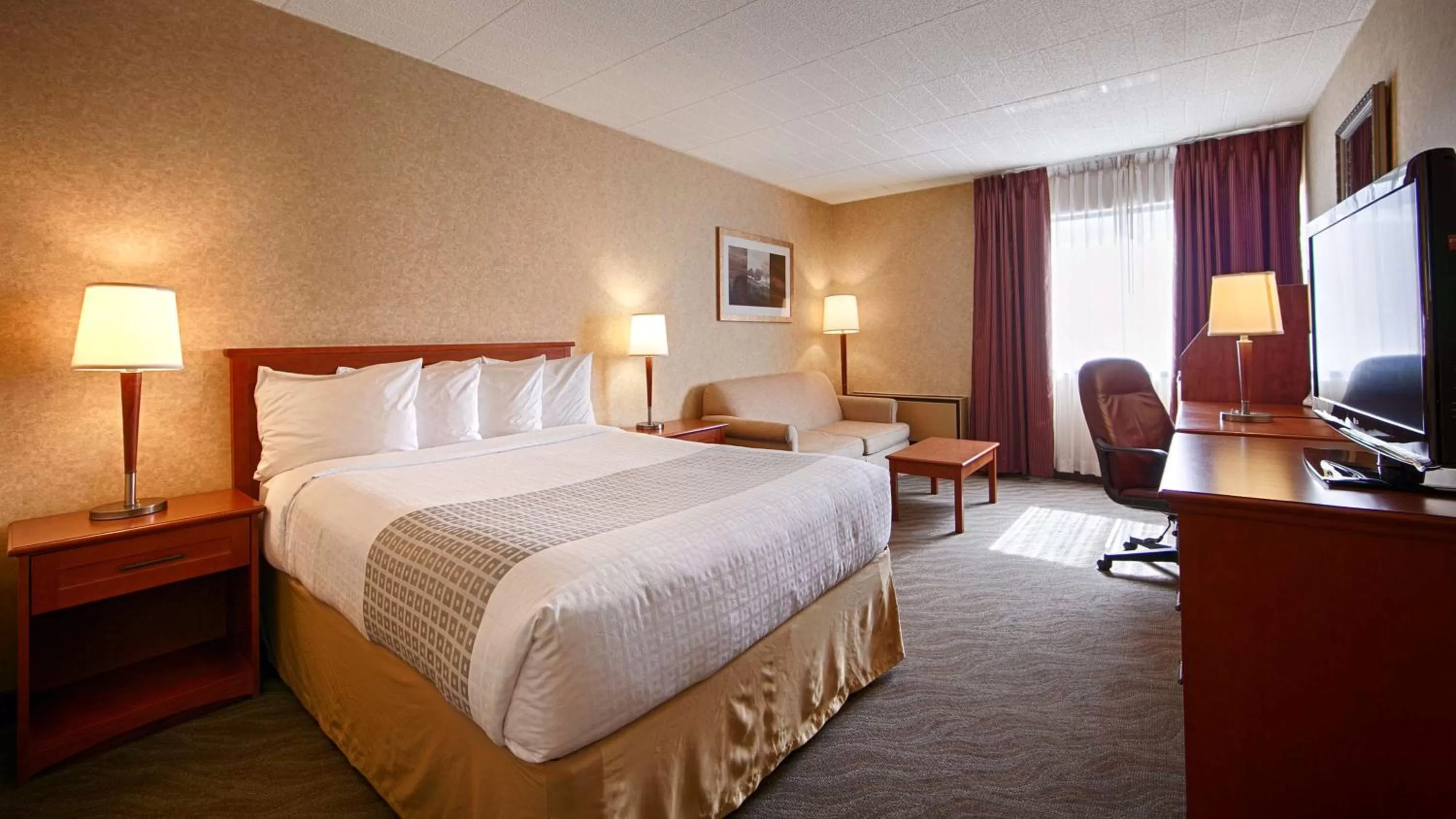 Queen Room with Sofa Bed - First Floor in Best Western North Bay Hotel & Conference Centre