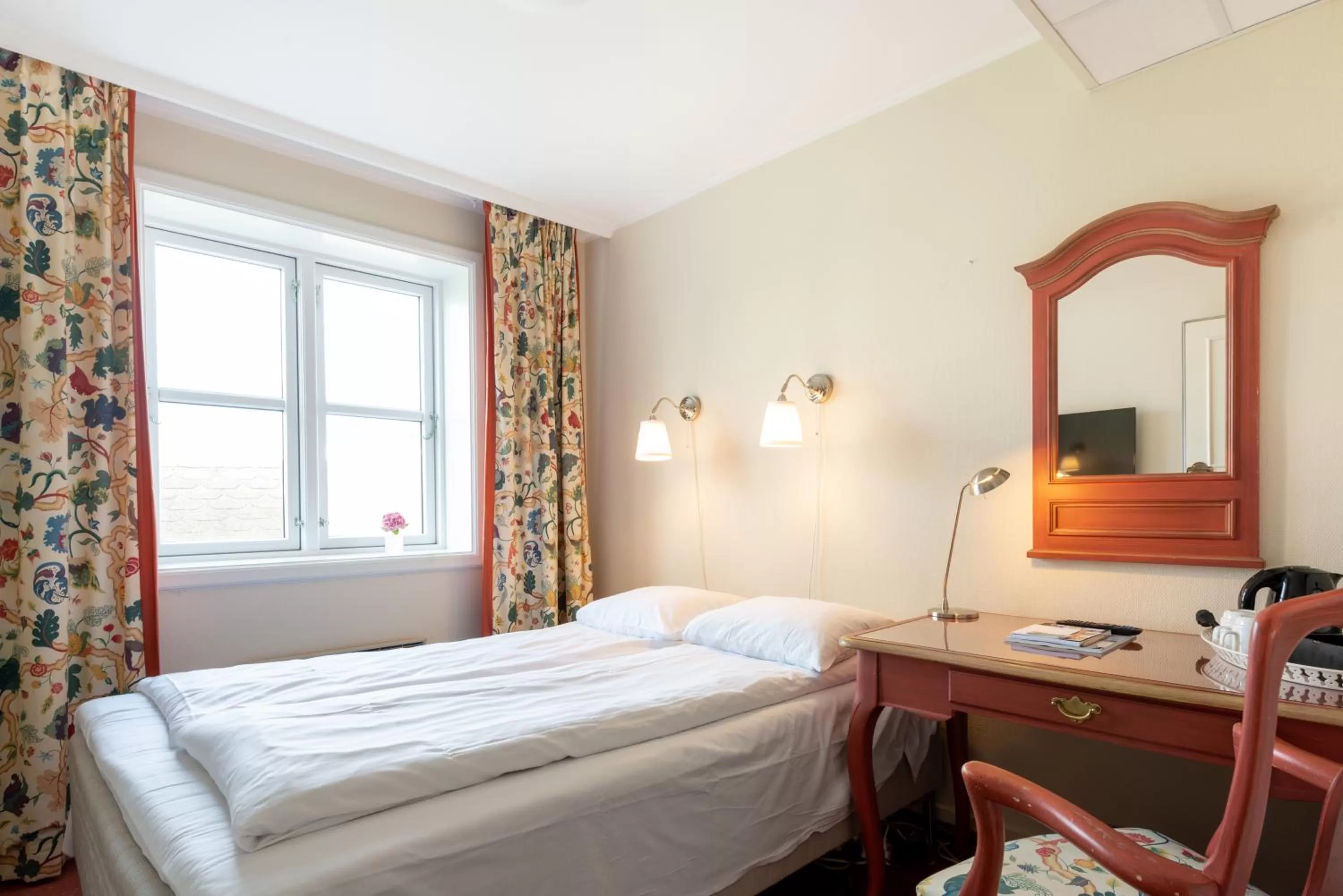 Double Room with Private External Bathroom - single occupancy in Lillesand Hotel Norge