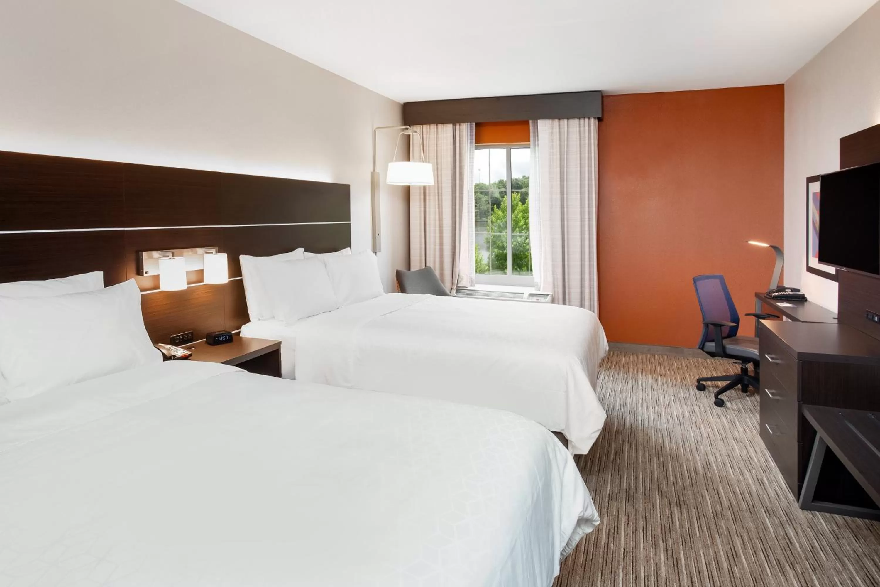 Standard Queen Room with Two Queen Beds - Communications Accessible in Holiday Inn Express Haskell-Wayne Area by IHG