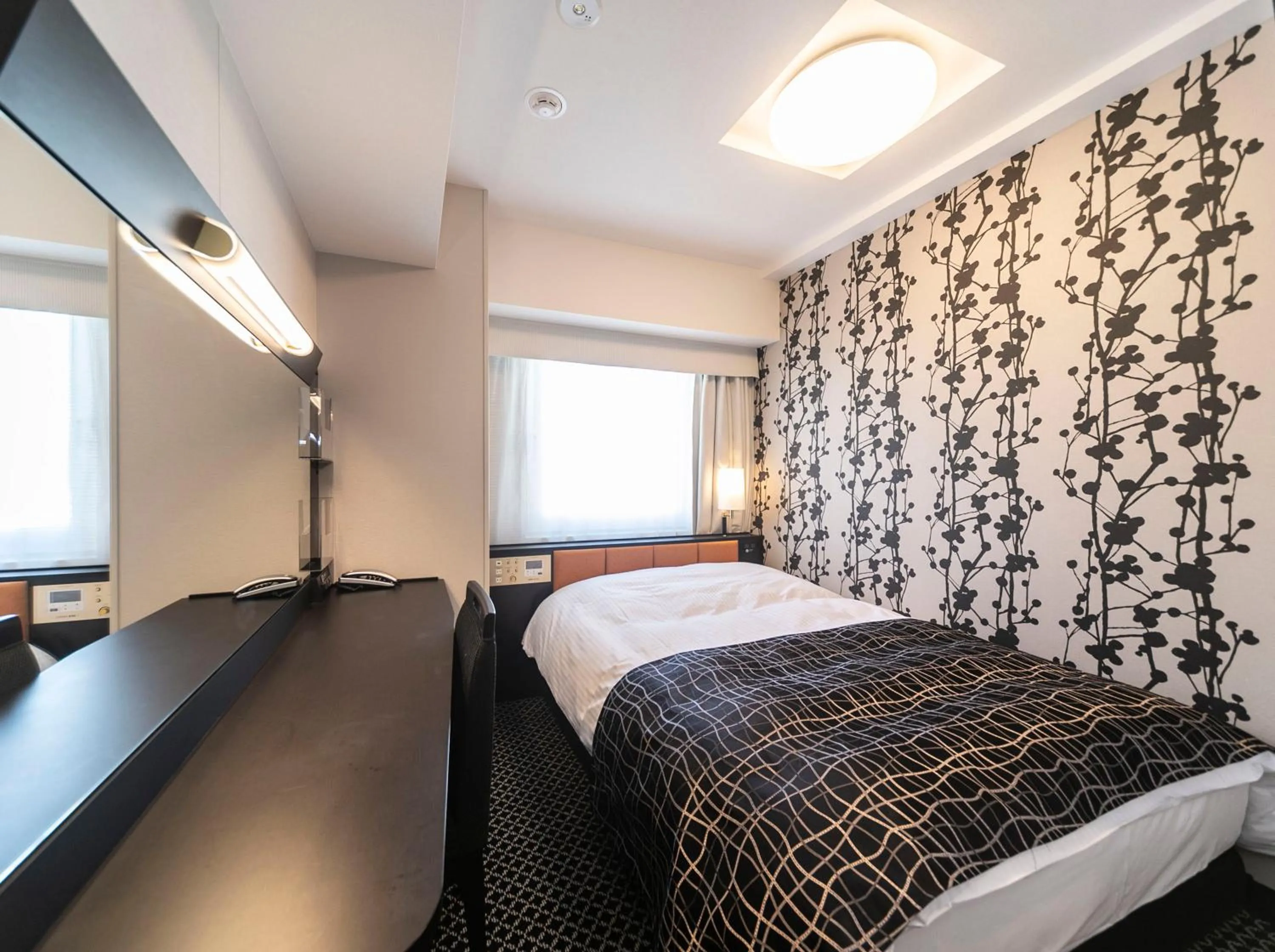 Single Room - Smoking in APA Hotel Shin Osaka Ekiminami