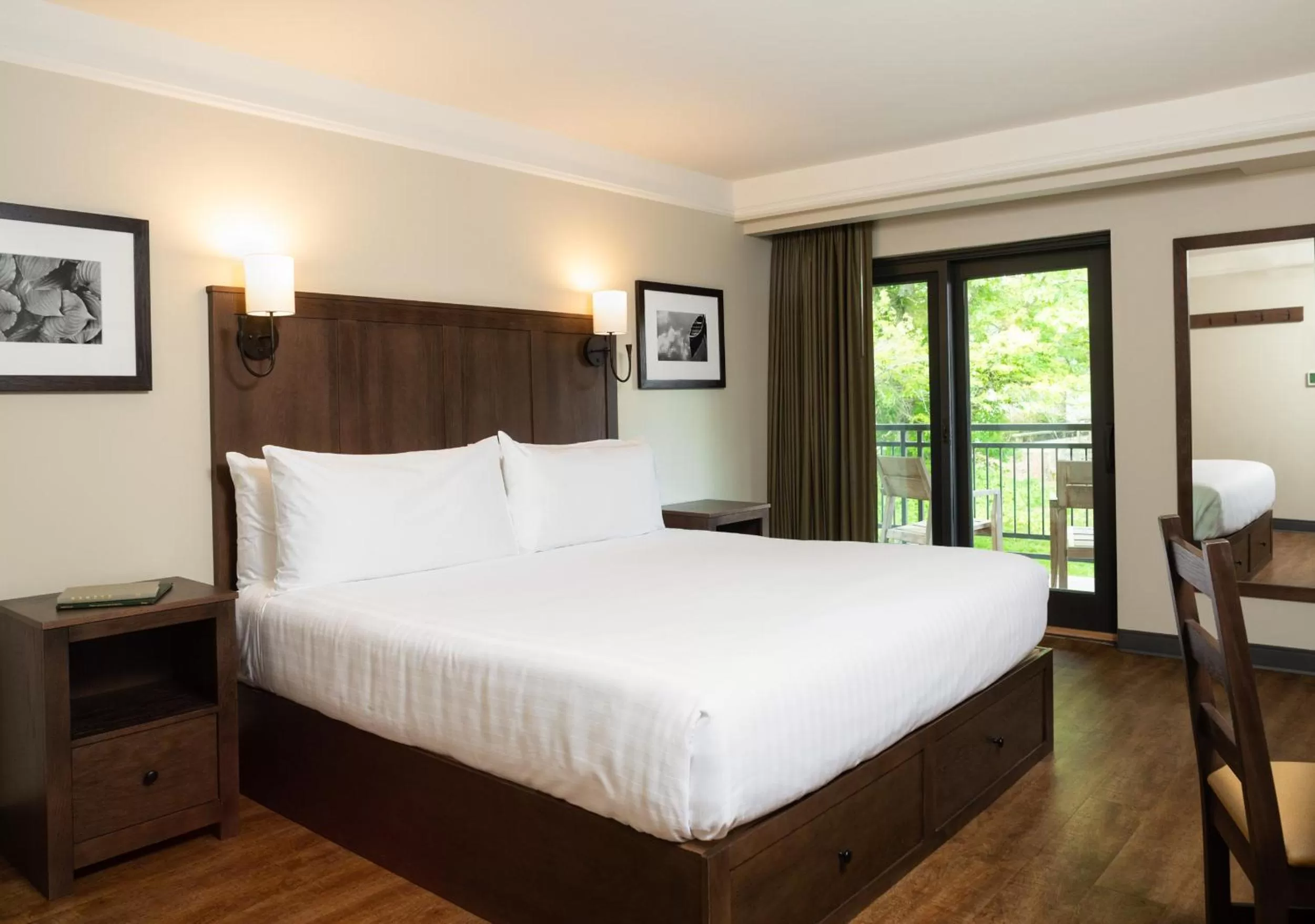 King Room with Balcony in Kanuga Inn & Lodging