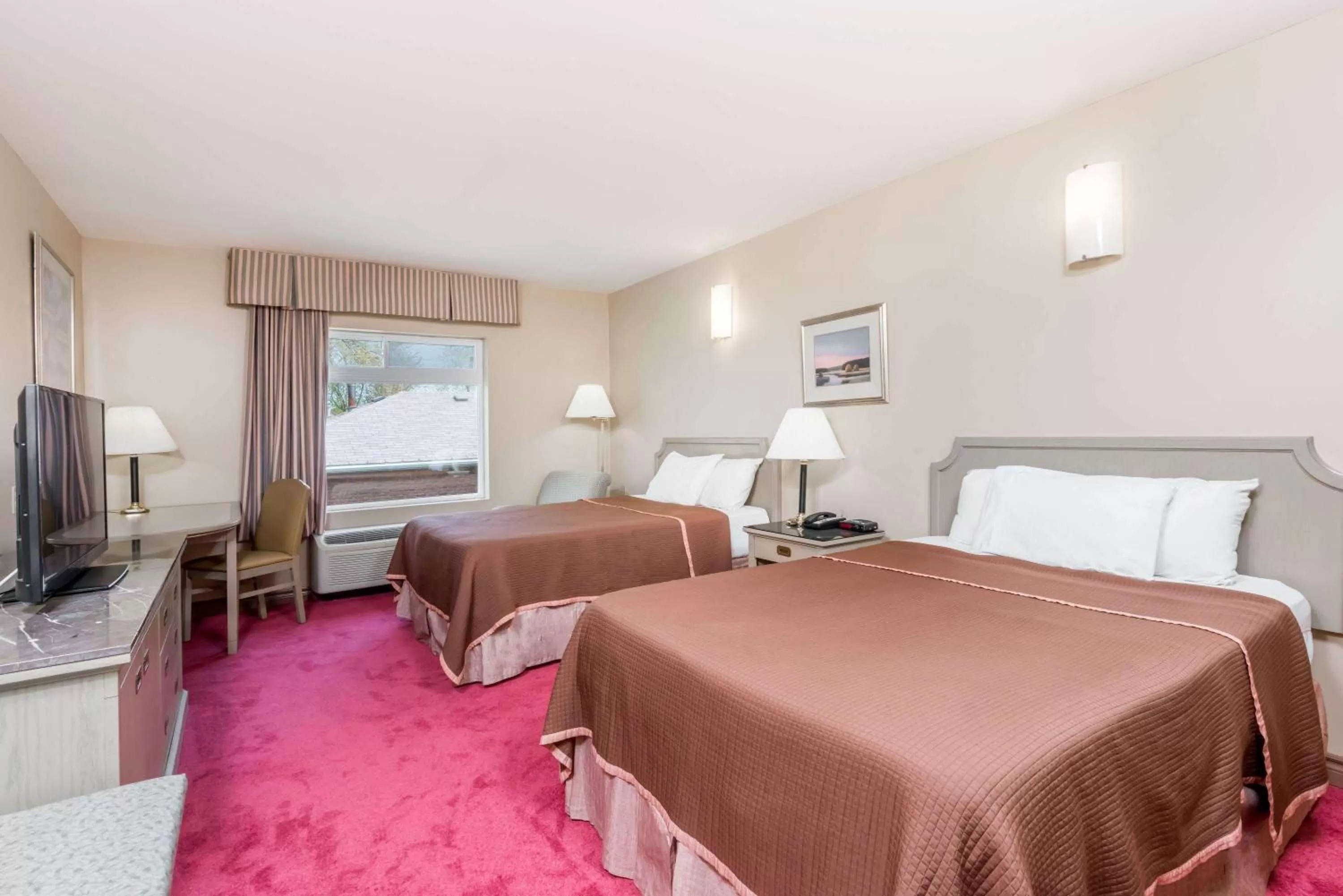 Double Room with Two Double Beds - Non-Smoking in London Travel Inn