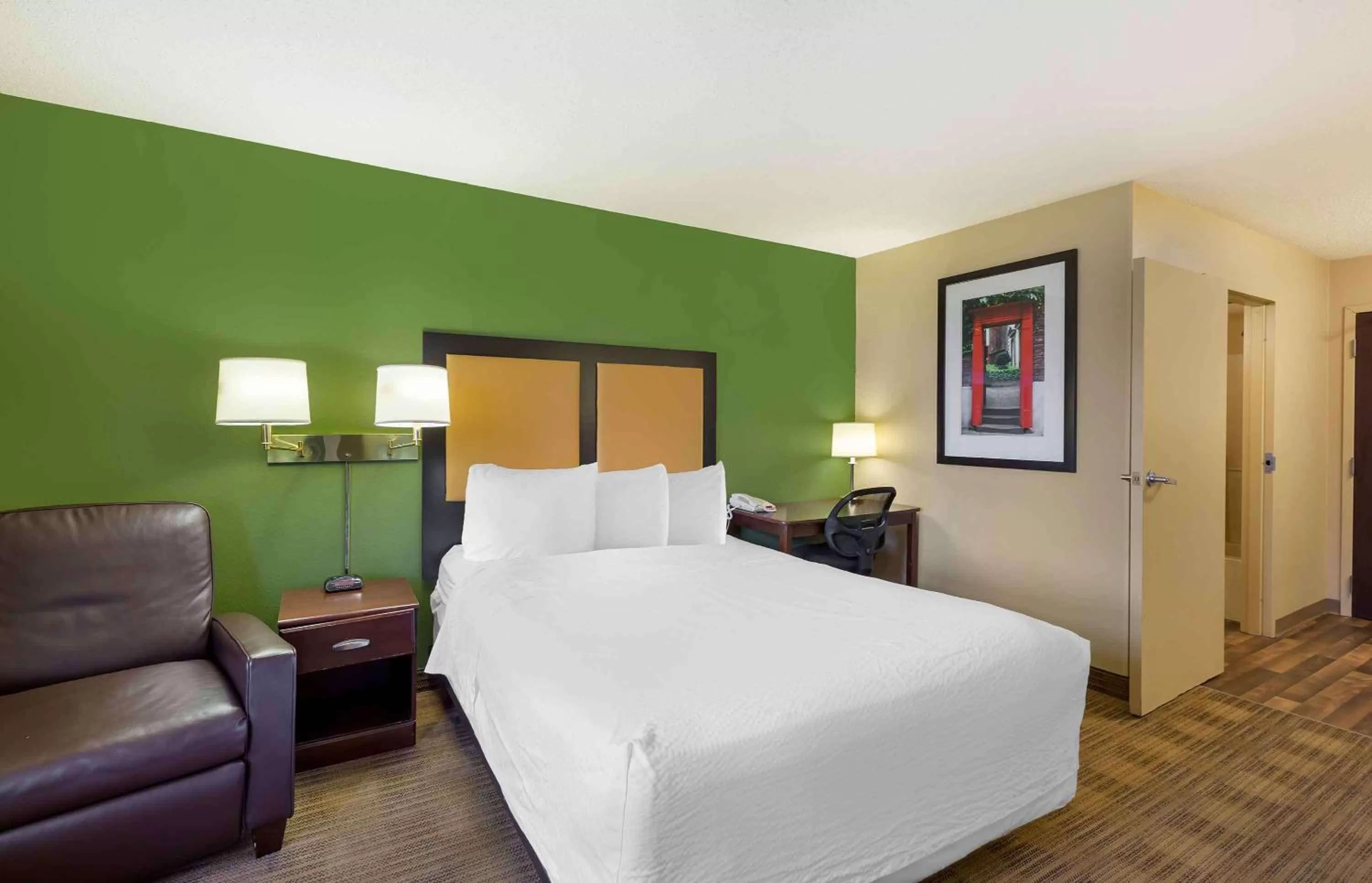 Queen Studio - Non-Smoking in Extended Stay America Suites - Cleveland - Brooklyn