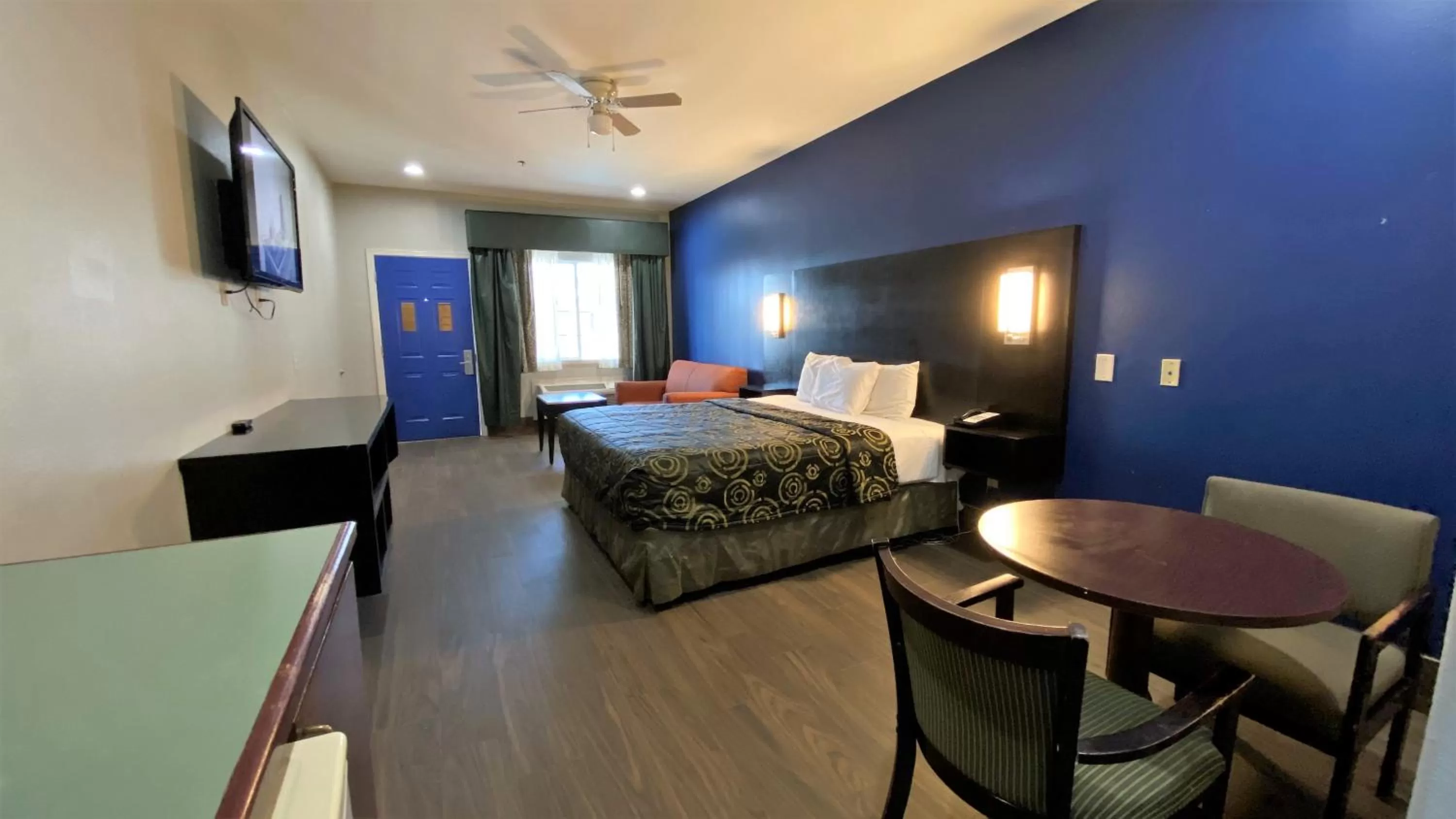 King Room - Non-Smoking in Texas Inn Alamo