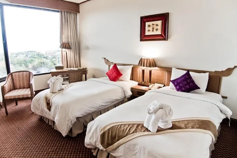 Superior Twin Room in Laithong Hotel