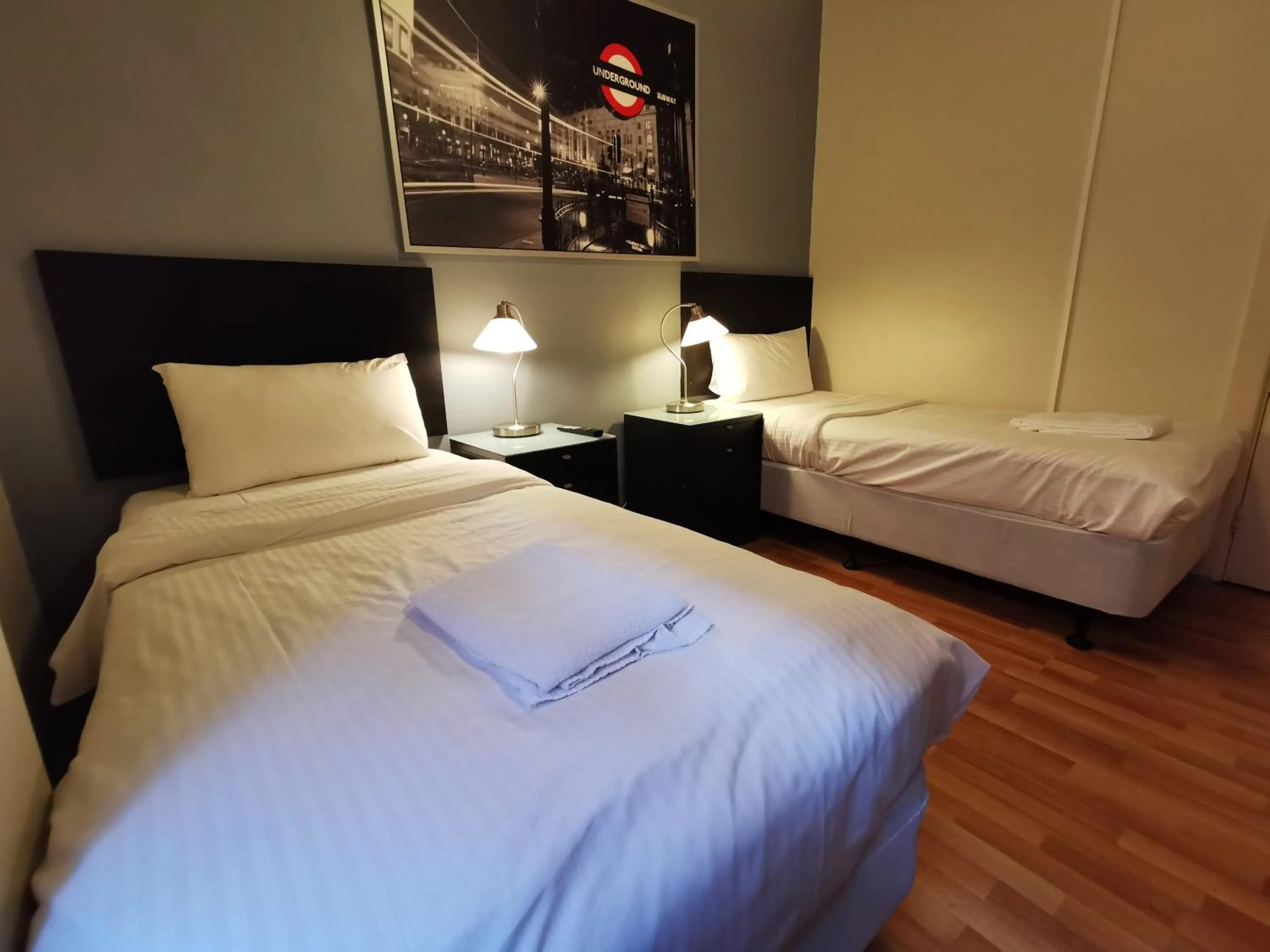 Single Room with Shared Bathroom in City Centre Budget Hotel