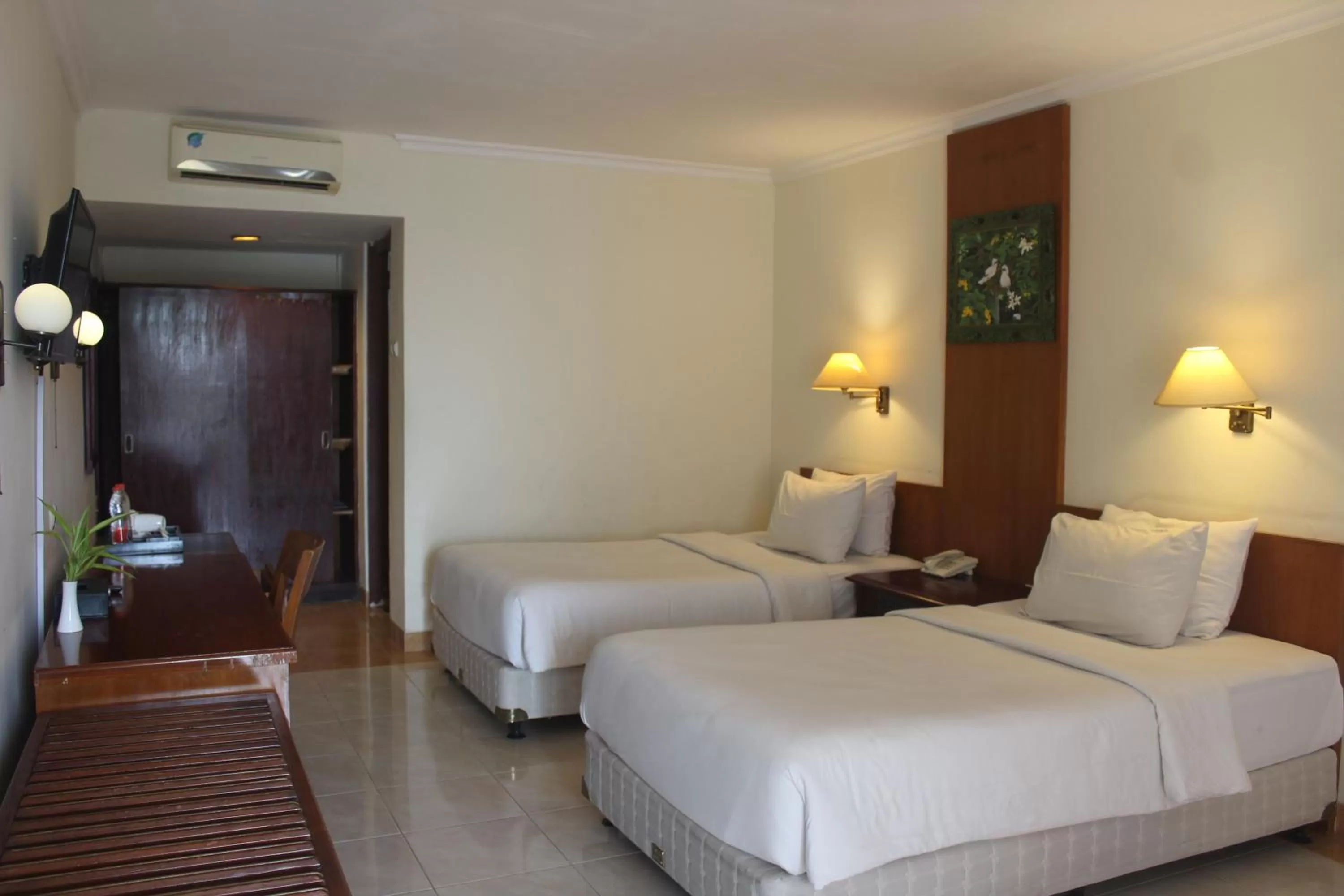 Superior Twin Room in Inna Tretes Hotel & Resort