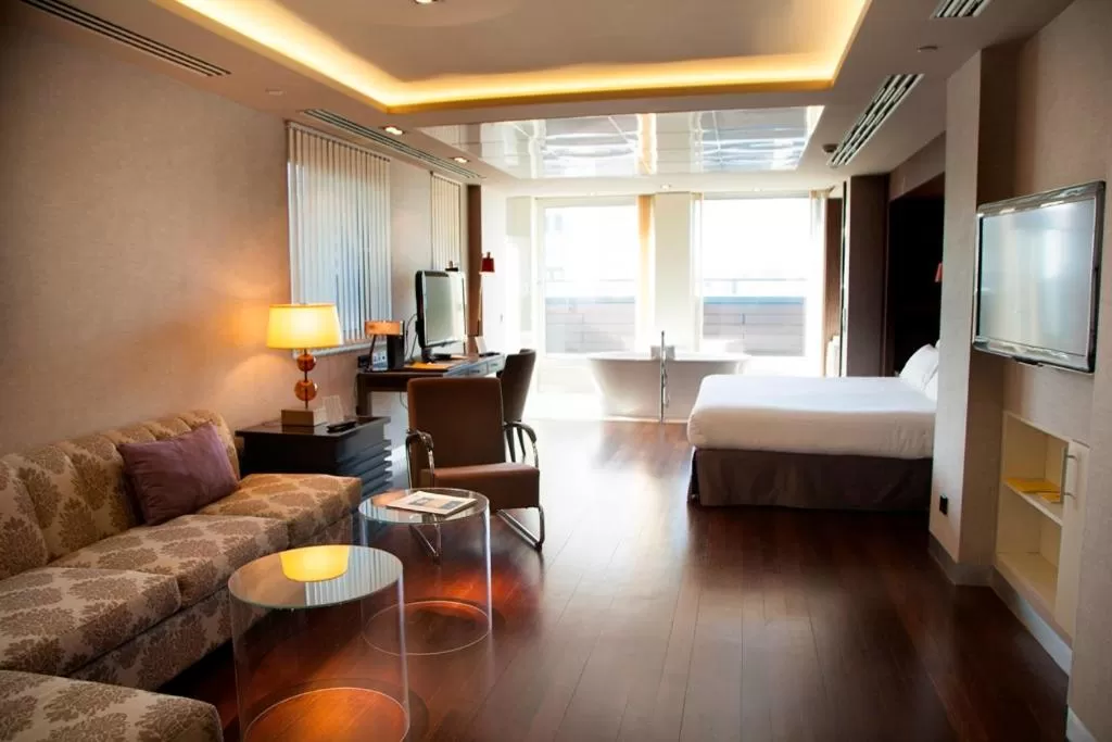 Suite with Terrace in Hotel Alfonso