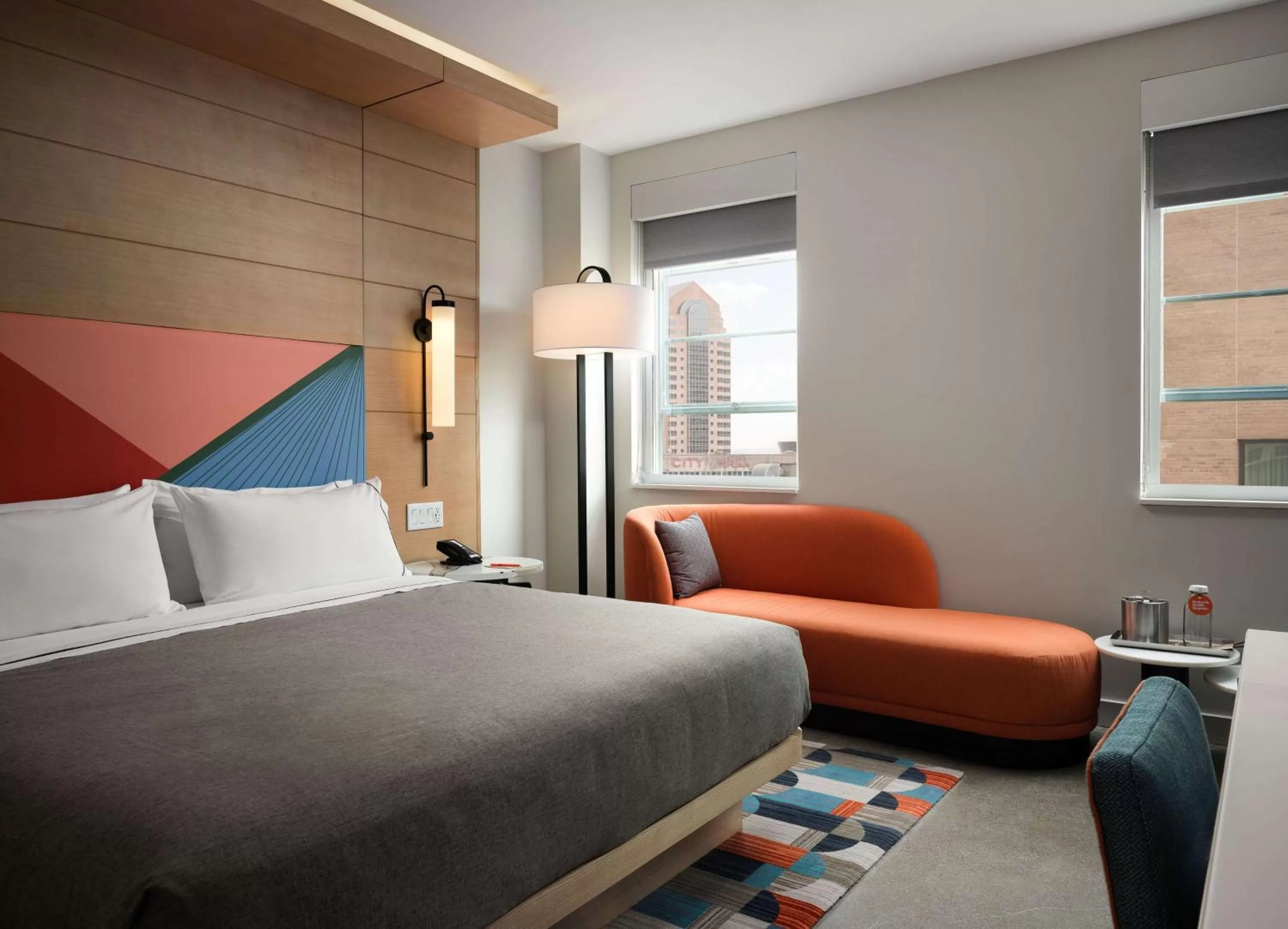 Deluxe King Room with Tub - Mobility/Hearing Access in Canopy by Hilton New Orleans Downtown