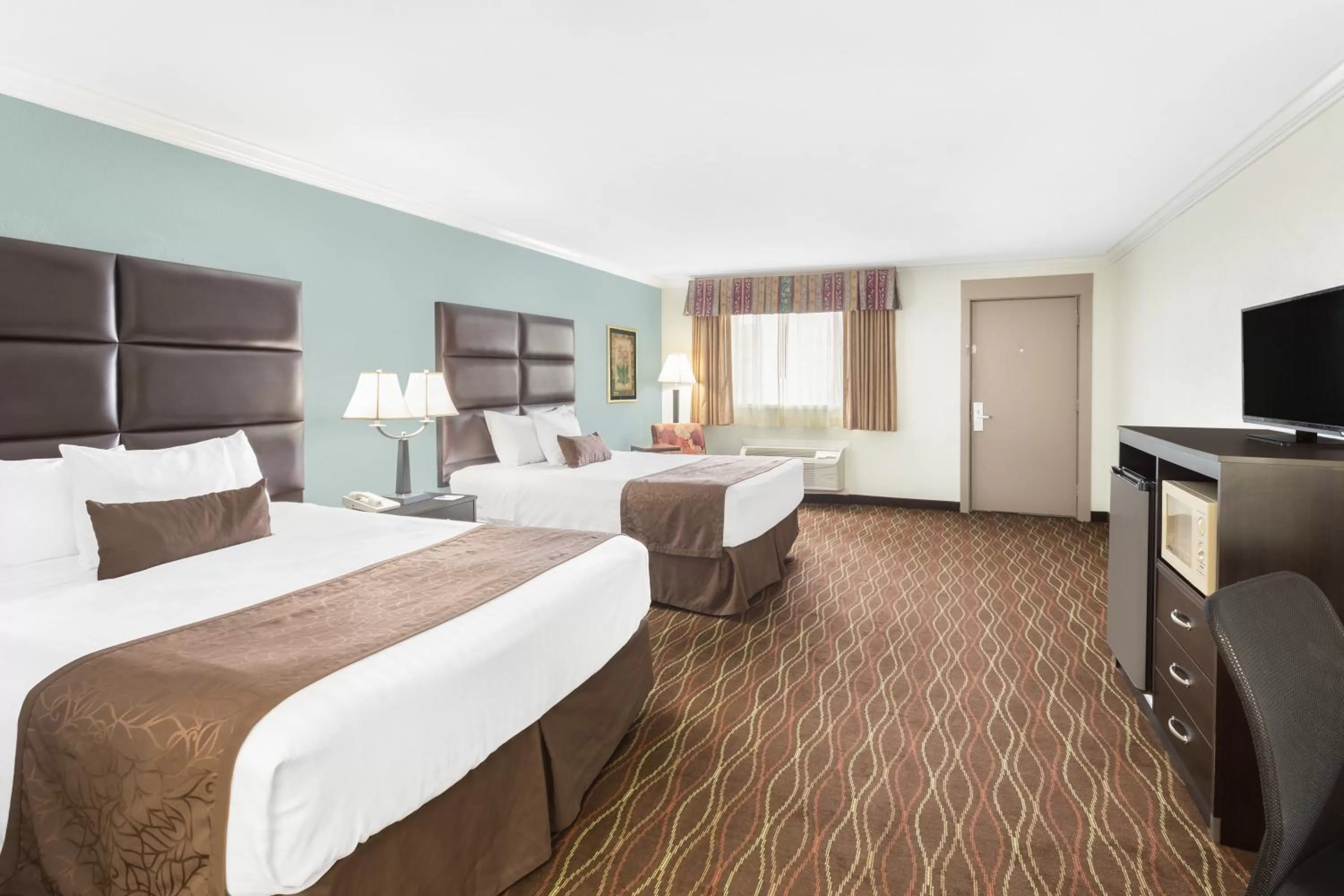 Queen Room with Two Queen Beds - Non-Smoking in Baymont by Wyndham Helen