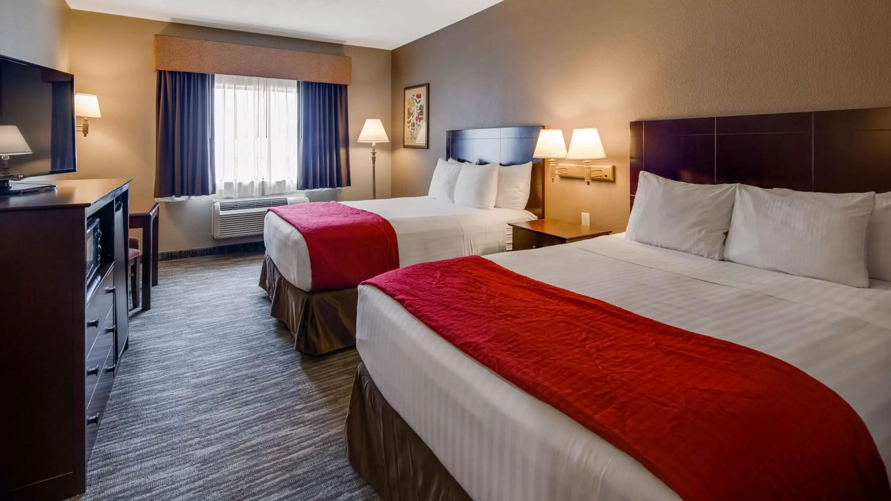 Queen Room with Two Queen Beds - Non-Smoking/Disability Access in Best Western Dayton Inn & Suites