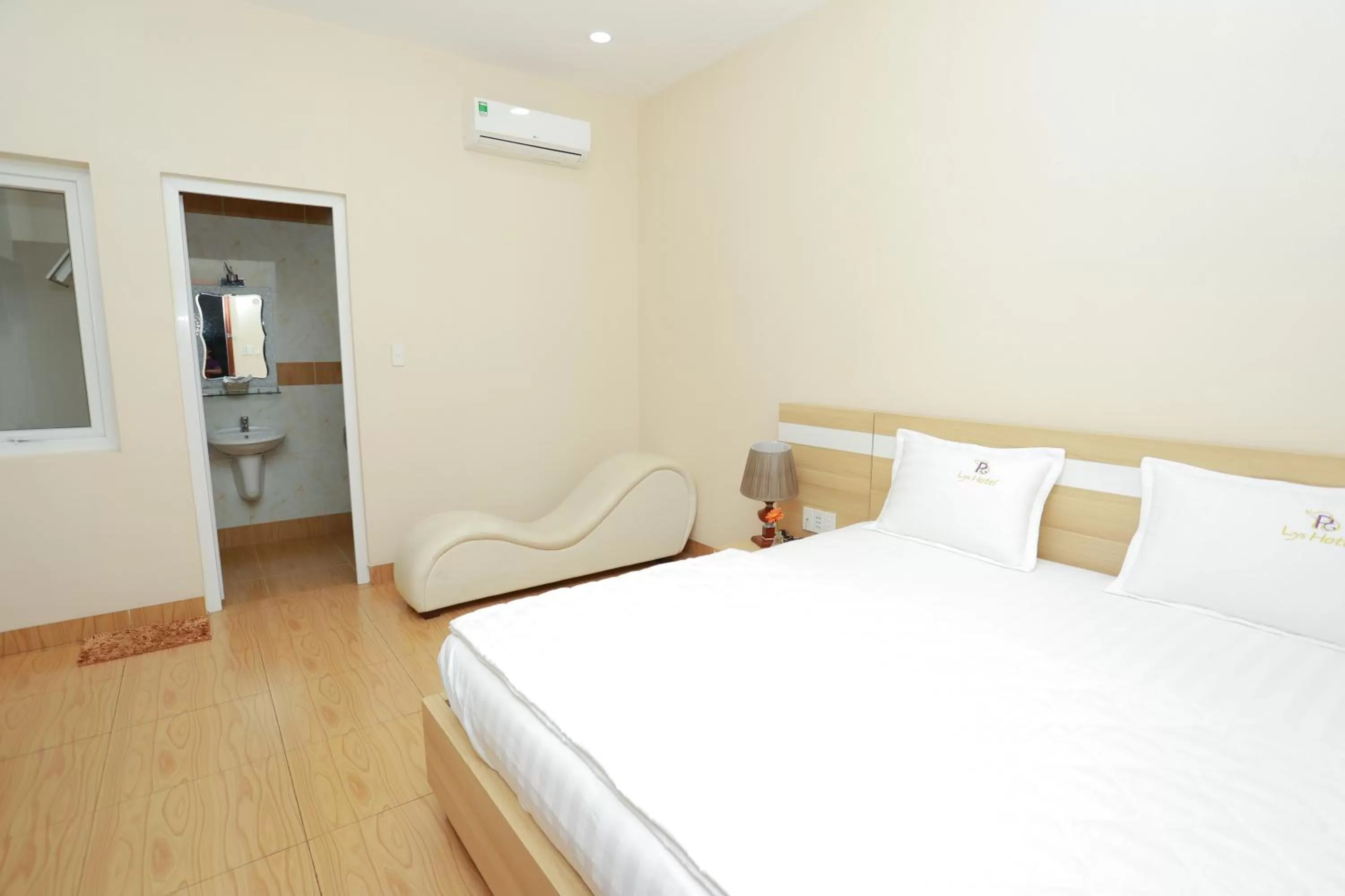 Deluxe Double Room in Lys Hotel