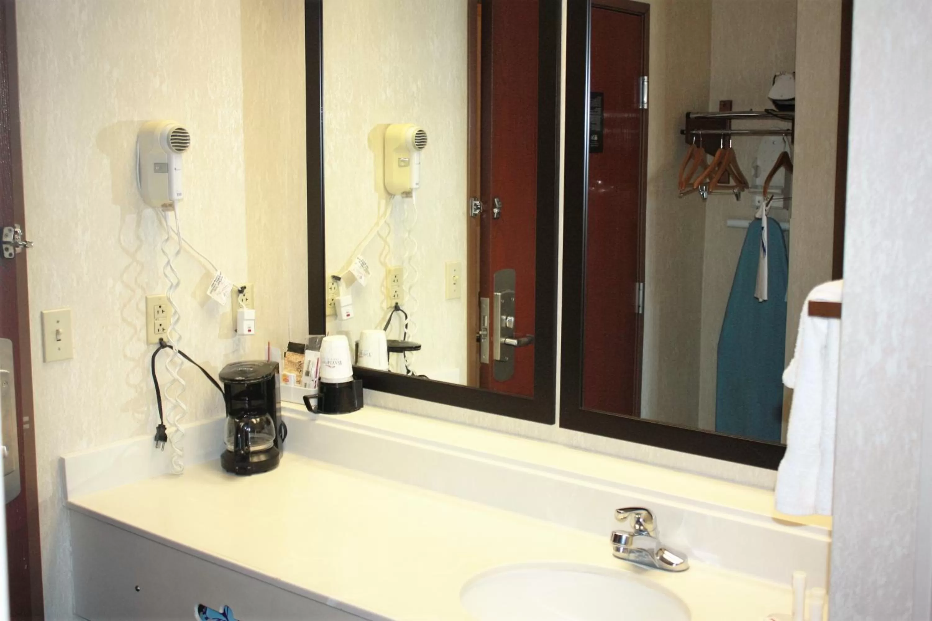 Double Room - Disability Access/Non-Smoking in Baymont by Wyndham Jonesboro