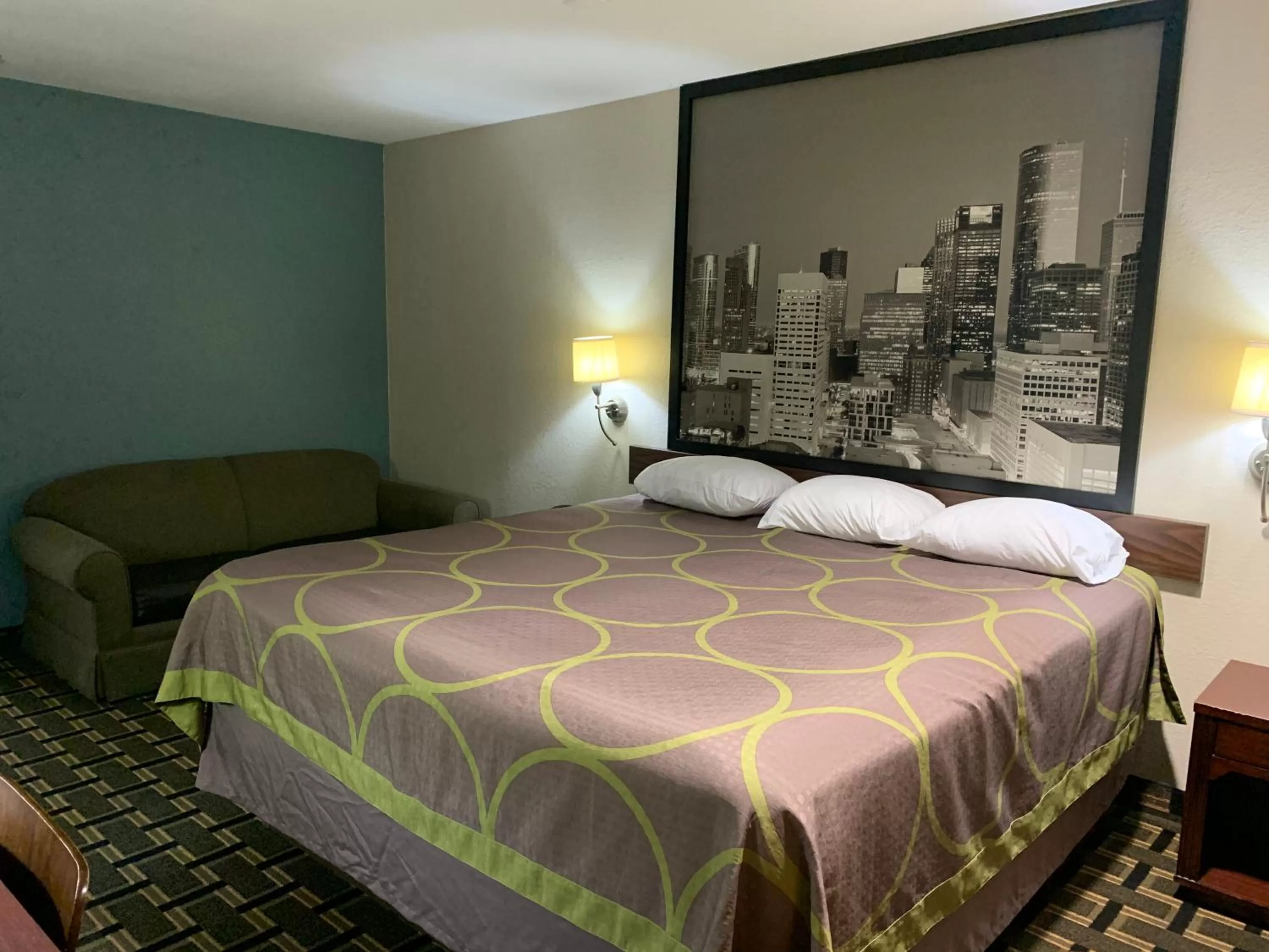 King Room - Non-Smoking in Super 8 by Wyndham Baytown I-10