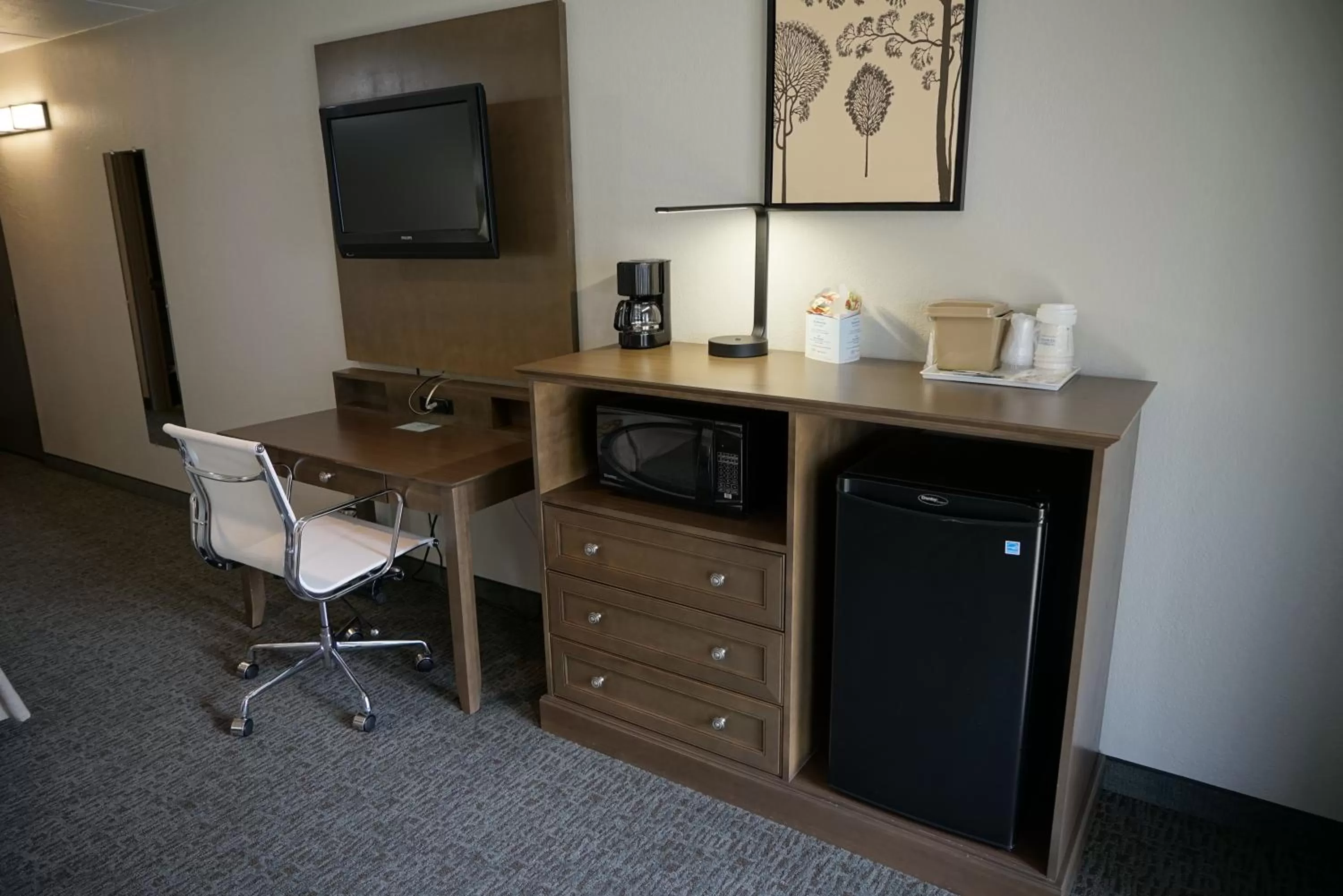 One-Bedroom King Suite - Non-Smoking in Baymont by Wyndham Shakopee