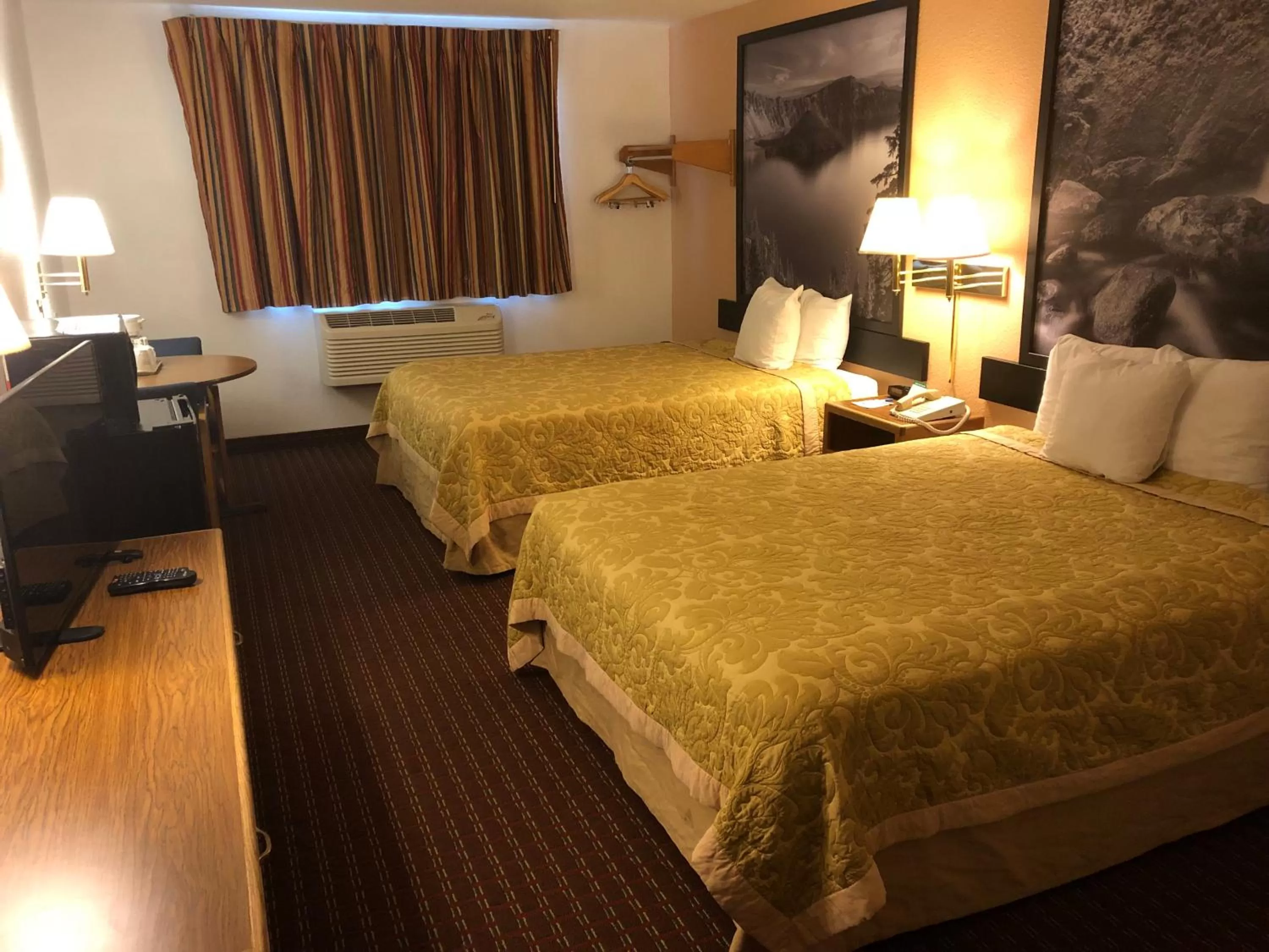 Queen Room with Two Queen Beds - Non-Smoking in Super 8 by Wyndham The Dalles OR