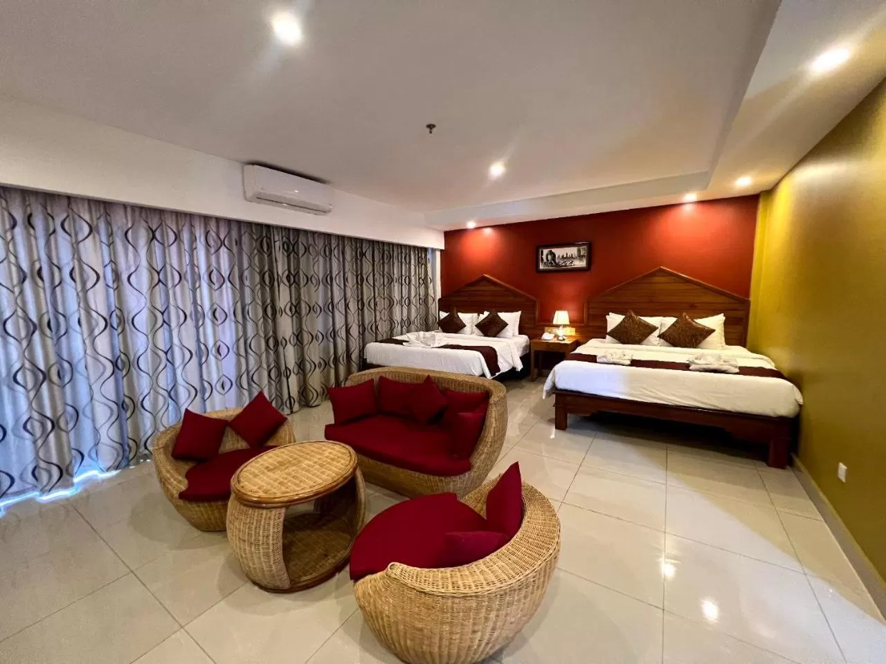 Deluxe Family Room in Aristocrat Residence & Hotel