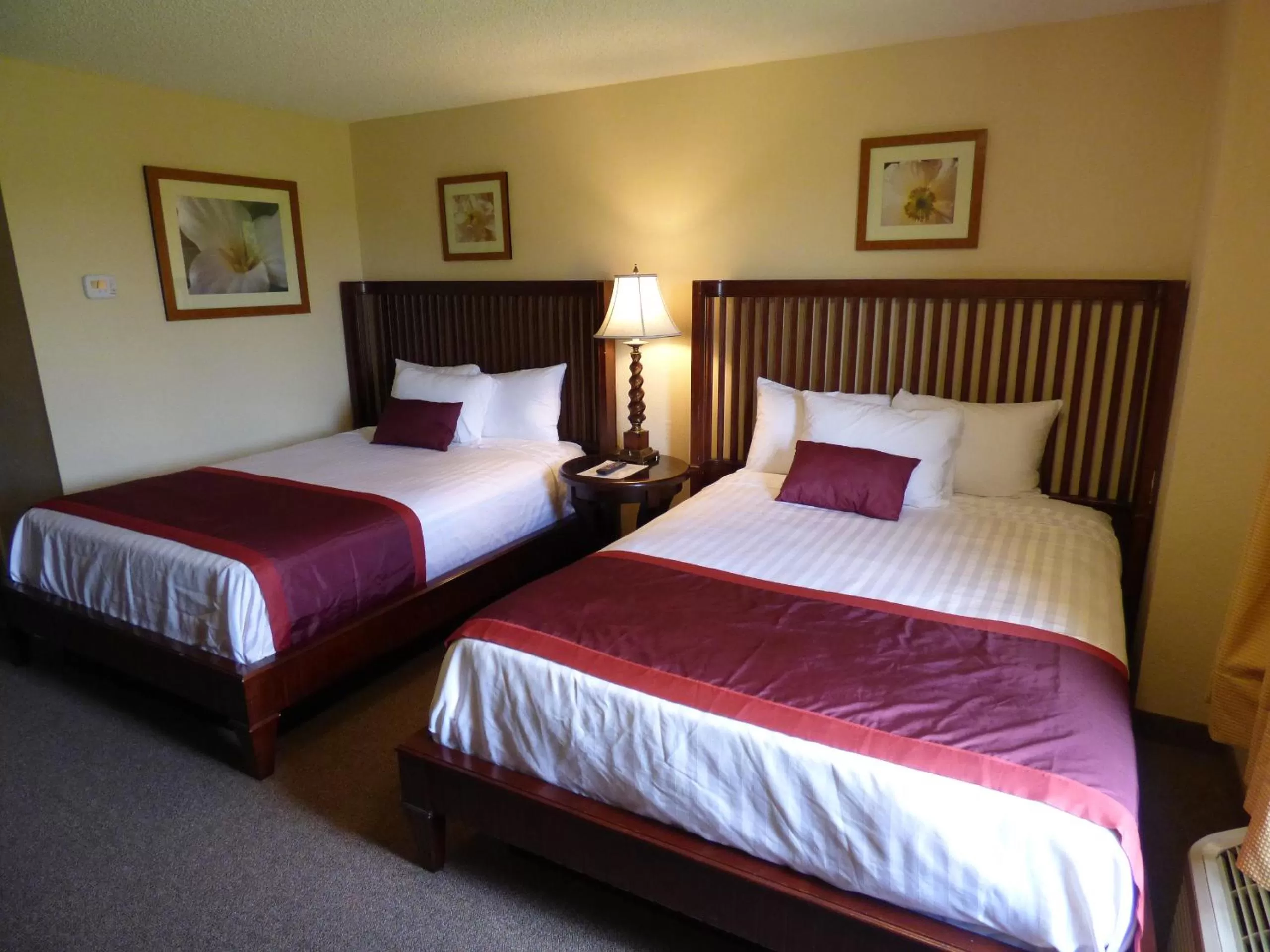 Queen Room with Two Queen Beds - Non-Smoking in Days Inn & Suites by Wyndham Lake Okeechobee
