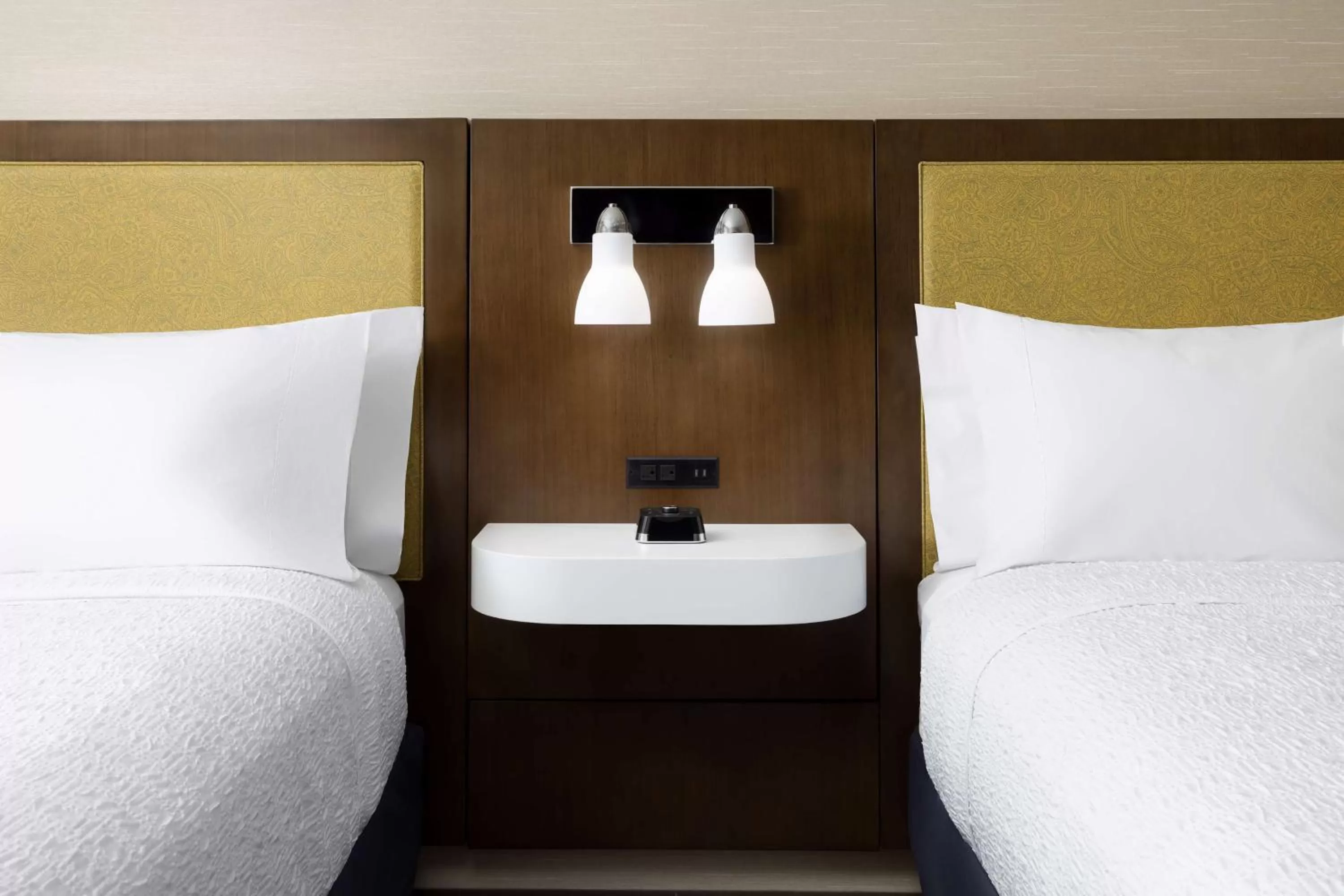 Queen Room with Two Queen Beds - Non-Smoking in Hampton Inn Oakhurst-Yosemite