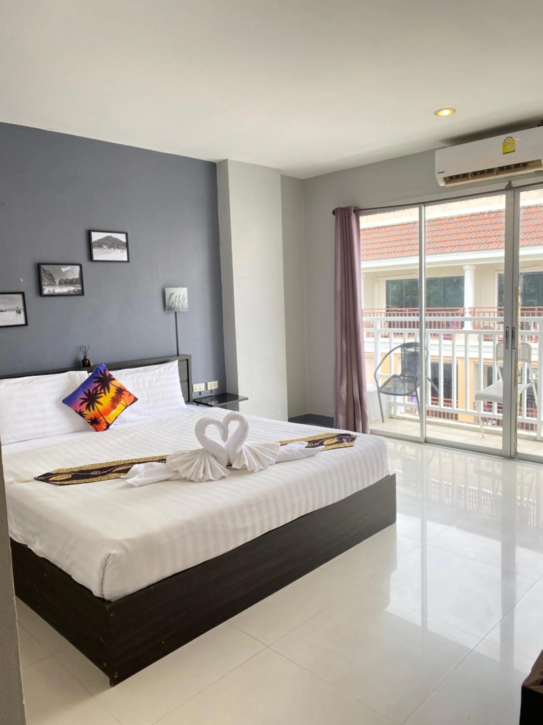 Superior Double Room in Holiday Home Patong