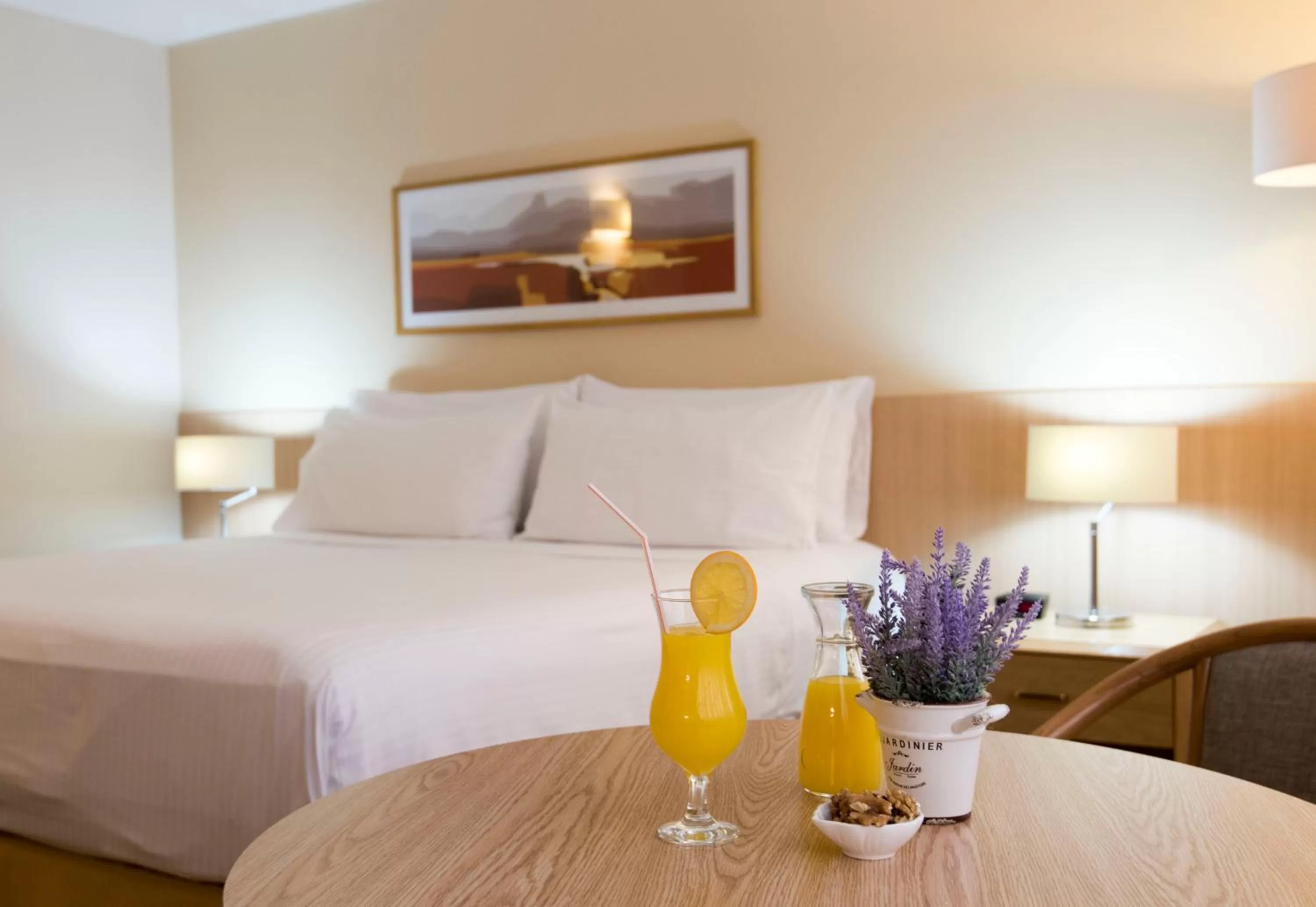 Standard King Room - Smoking in Holiday Inn Montevideo by IHG