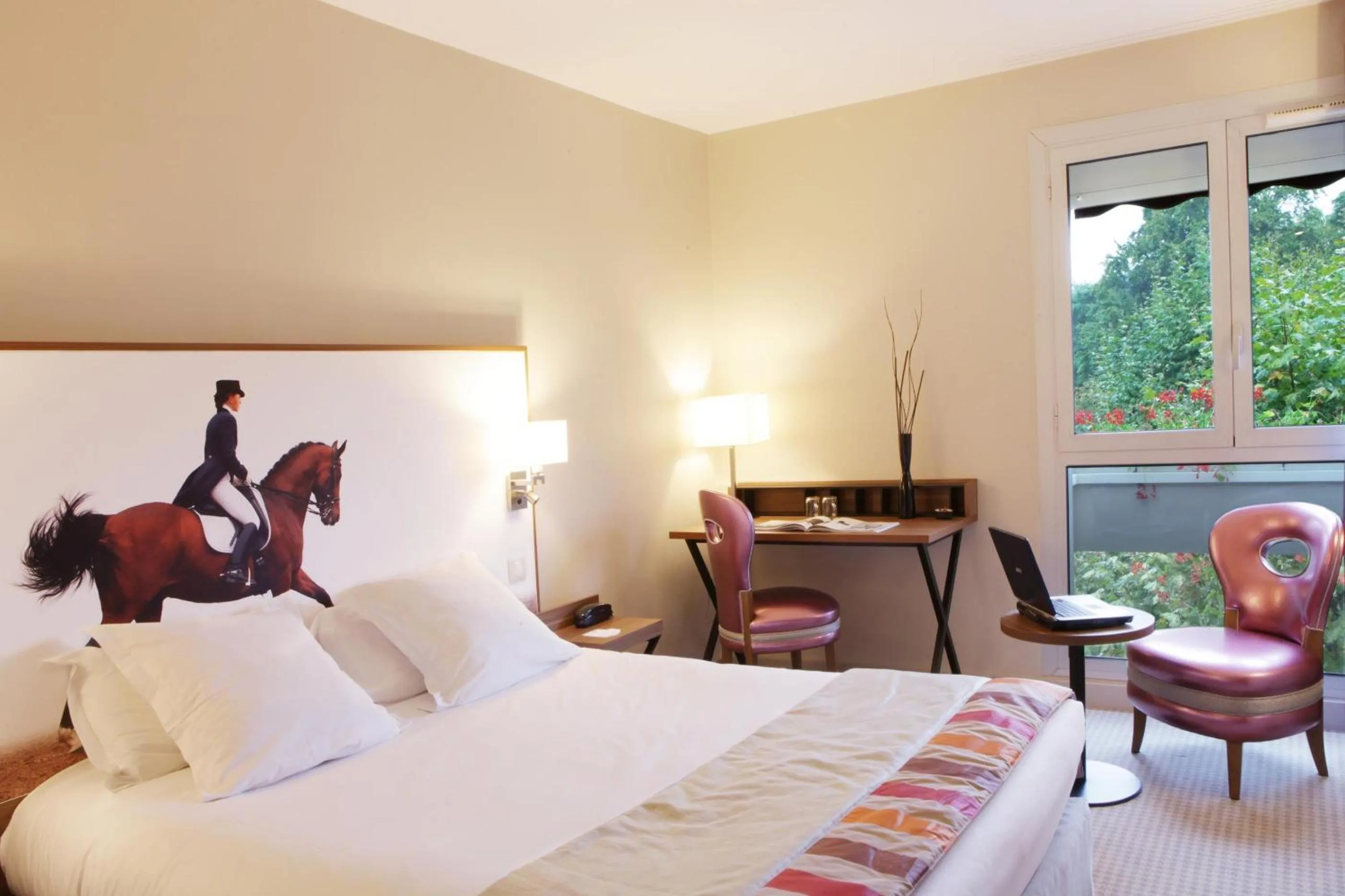 Comfort Queen Room - Non-Smoking  in Best Western Plus Hotel Du Parc Chantilly