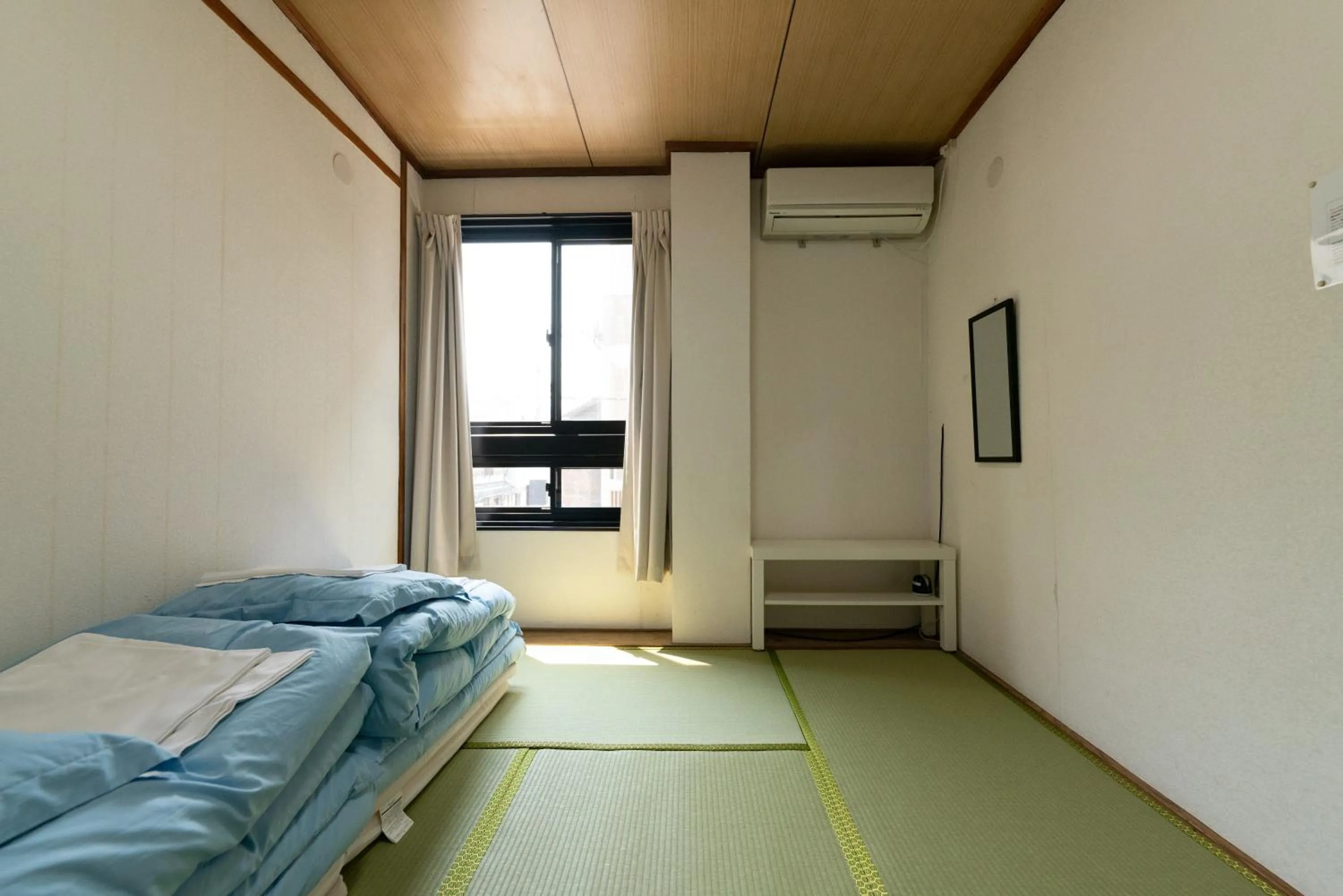 Japanese-Style Twin Room with Shared Bathroom - single occupancy in Guest House Danran