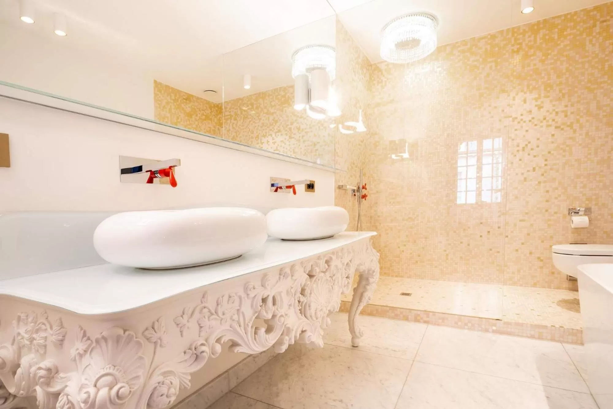 Deluxe King Room in Hotel De Witte Lelie -Small Luxury Hotels of the World