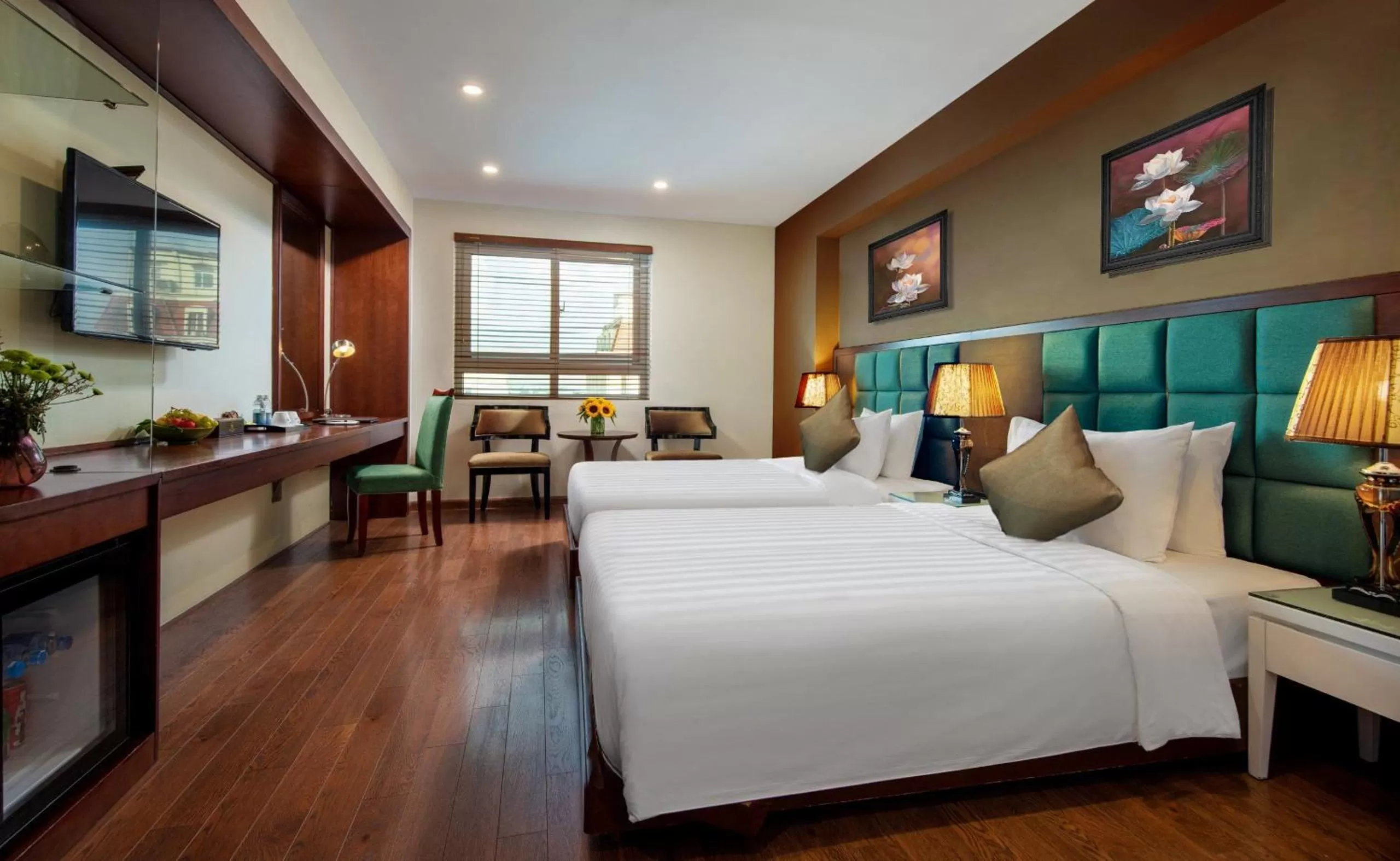 Deluxe Triple Room in Skylark Hotel