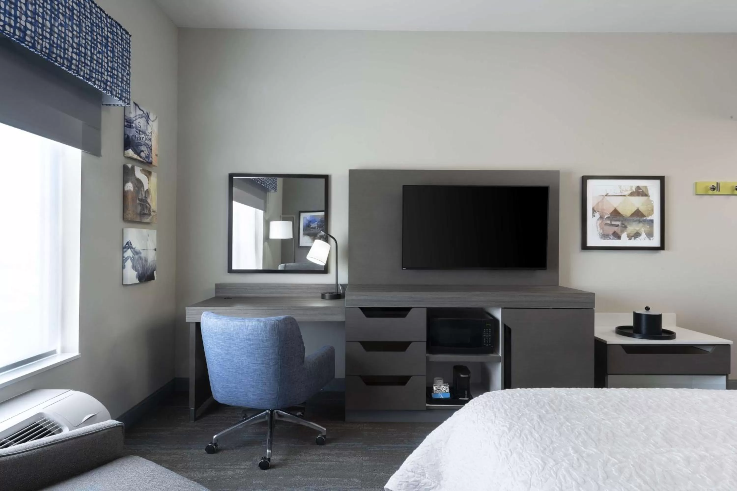 King Room in Hampton Inn & Suites St Charles Old Town Area, Mo