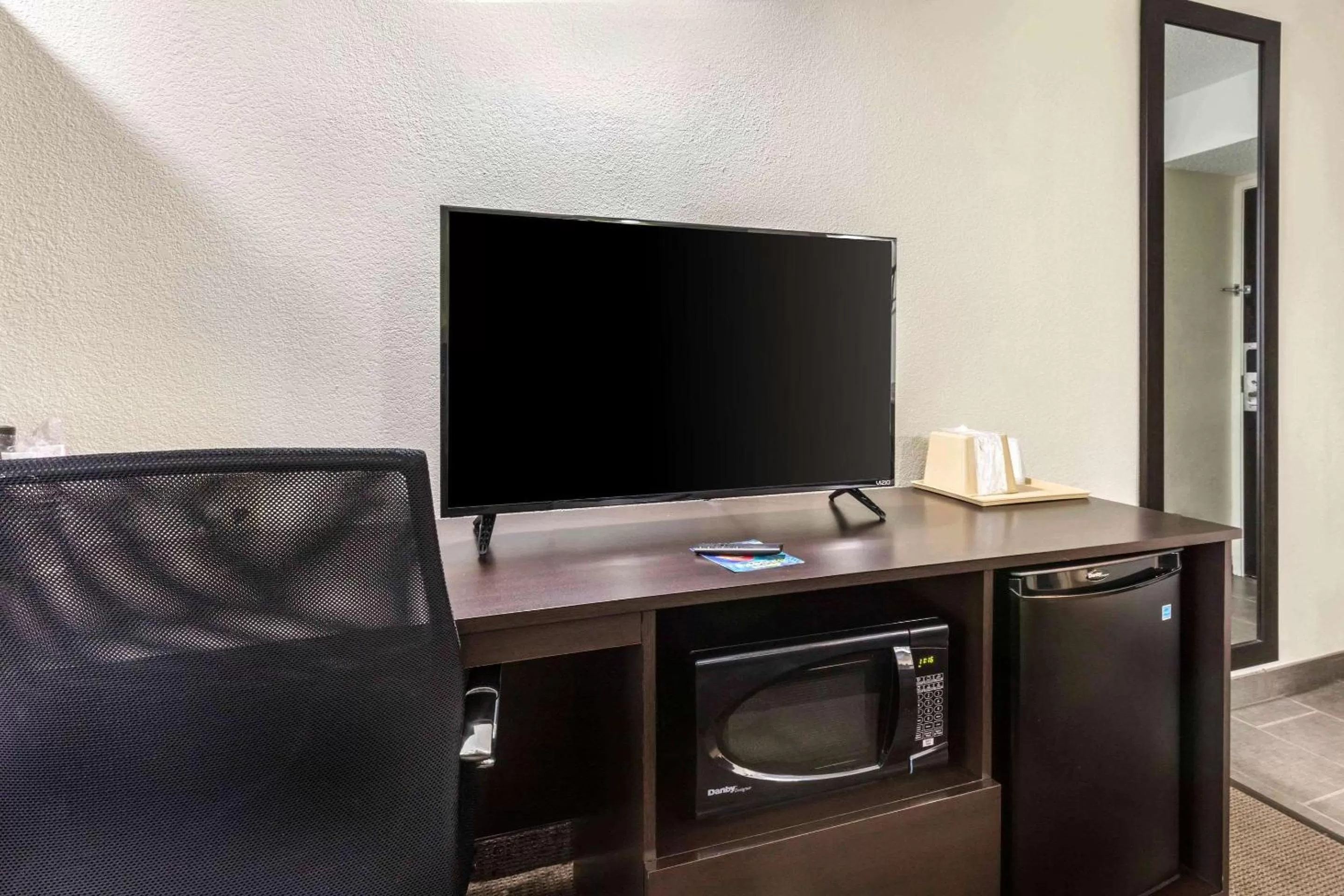 Queen Room - Non-Smoking in Sleep Inn