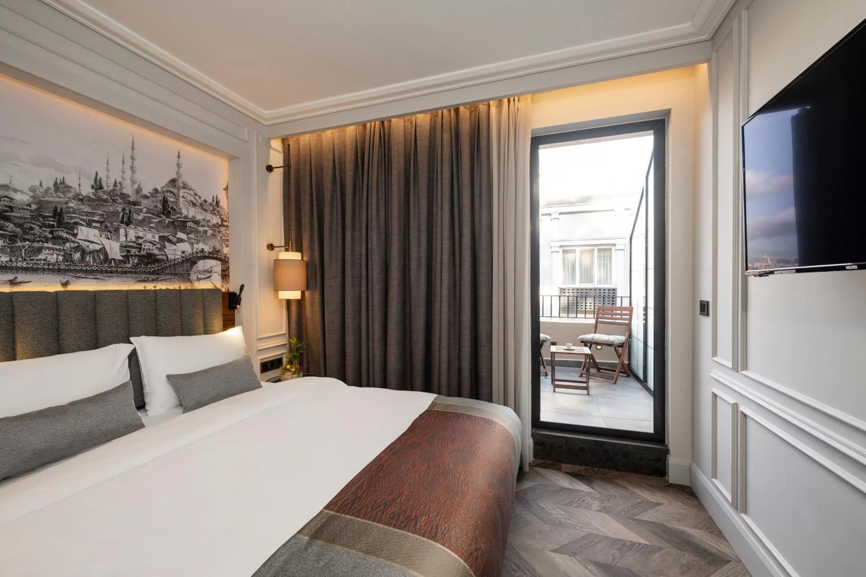 Double Room with Balcony in Livro Hotel