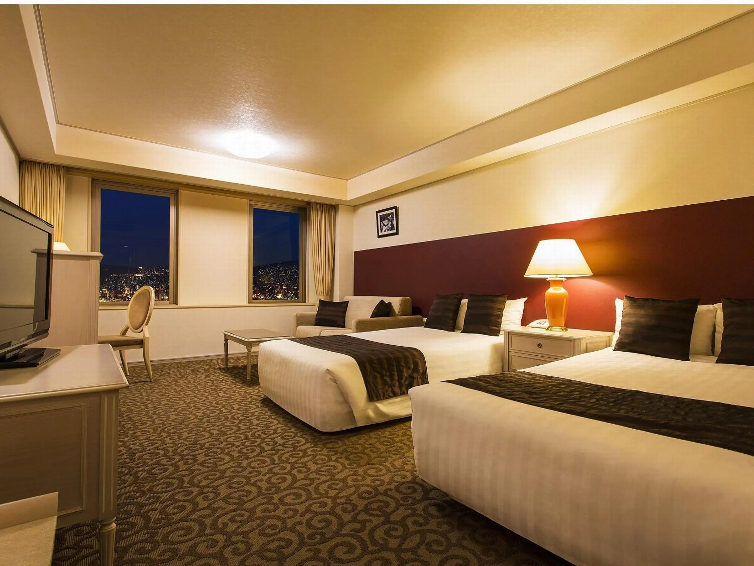 Room with Harbor View - single occupancy - High Floor Non-Smoking in Luke Plaza Hotel