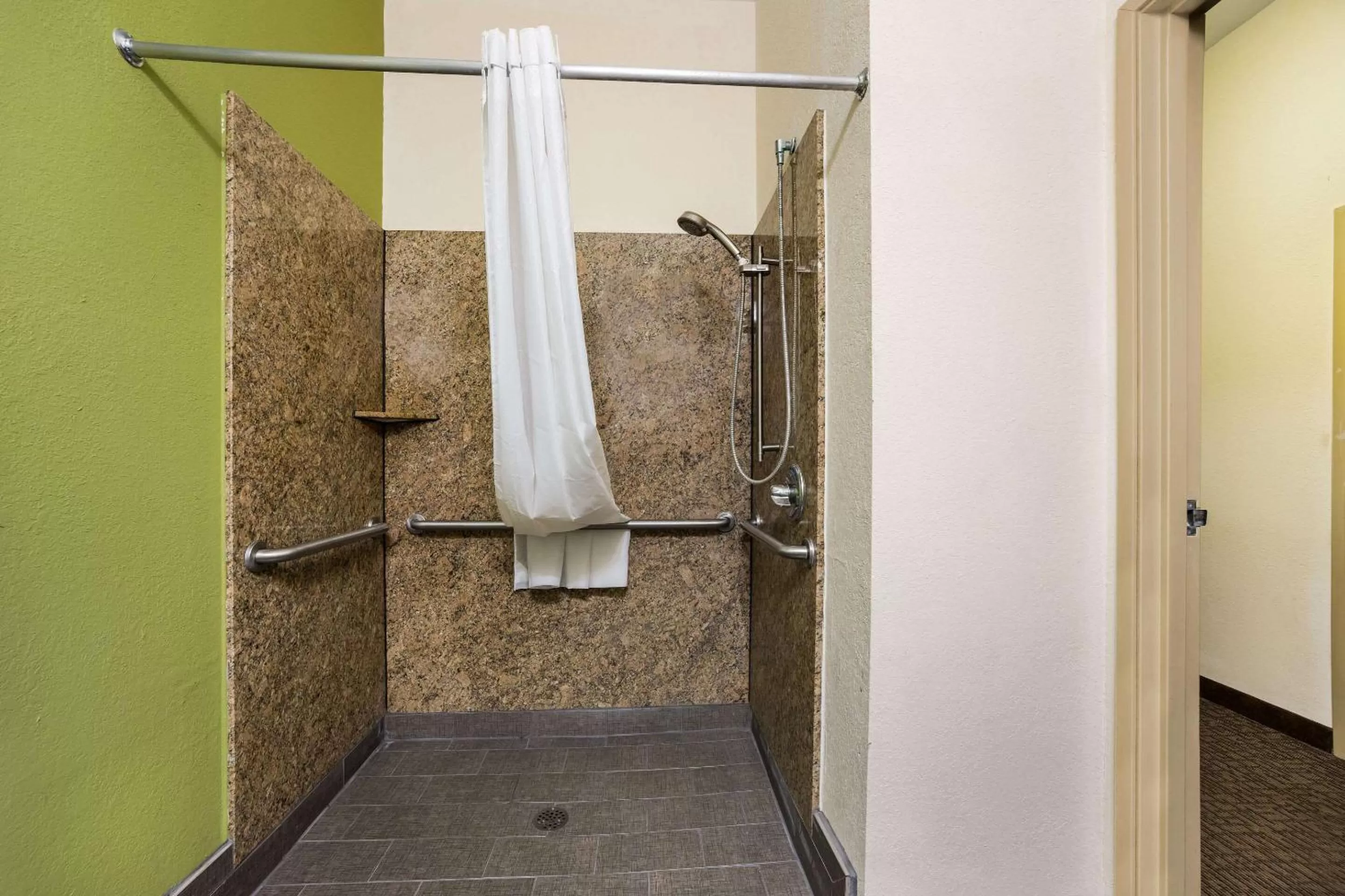 King Room - Accessible/Non-Smoking in Sleep Inn & Suites Valdosta Mall Area