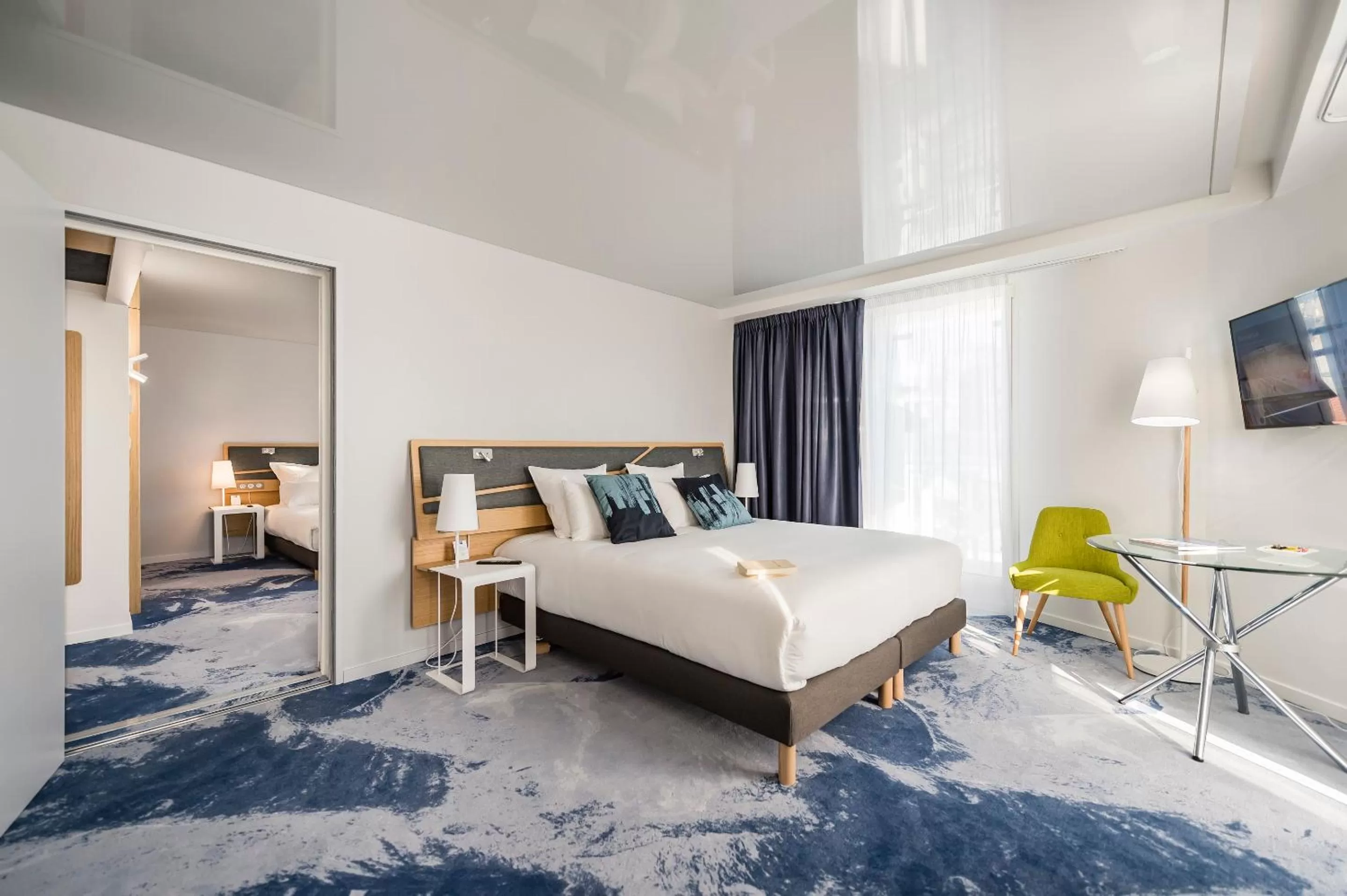 Two Adjacent Double Rooms  communicating in Seeko'o Hotel Bordeaux