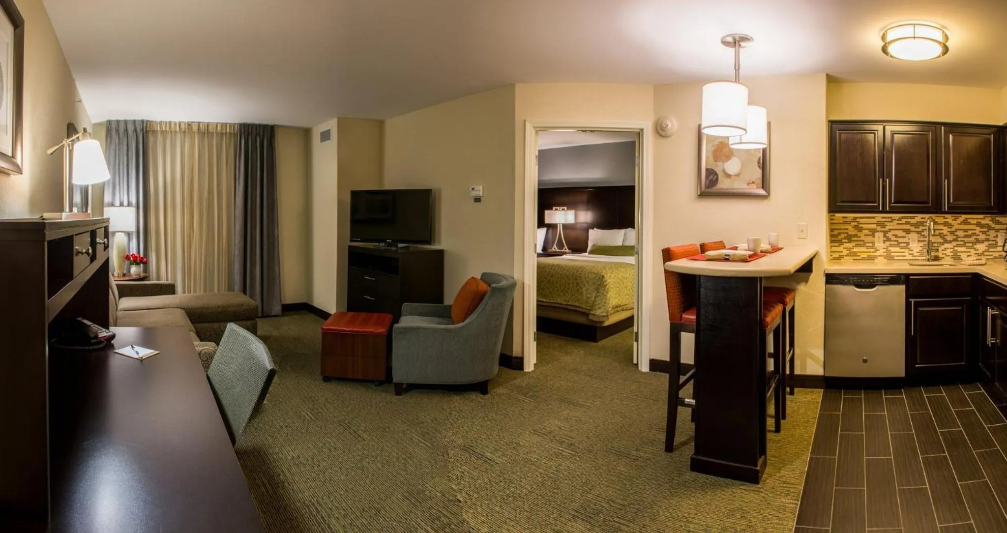 One-Bedroom Queen Suite in Staybridge Suites Schererville by IHG