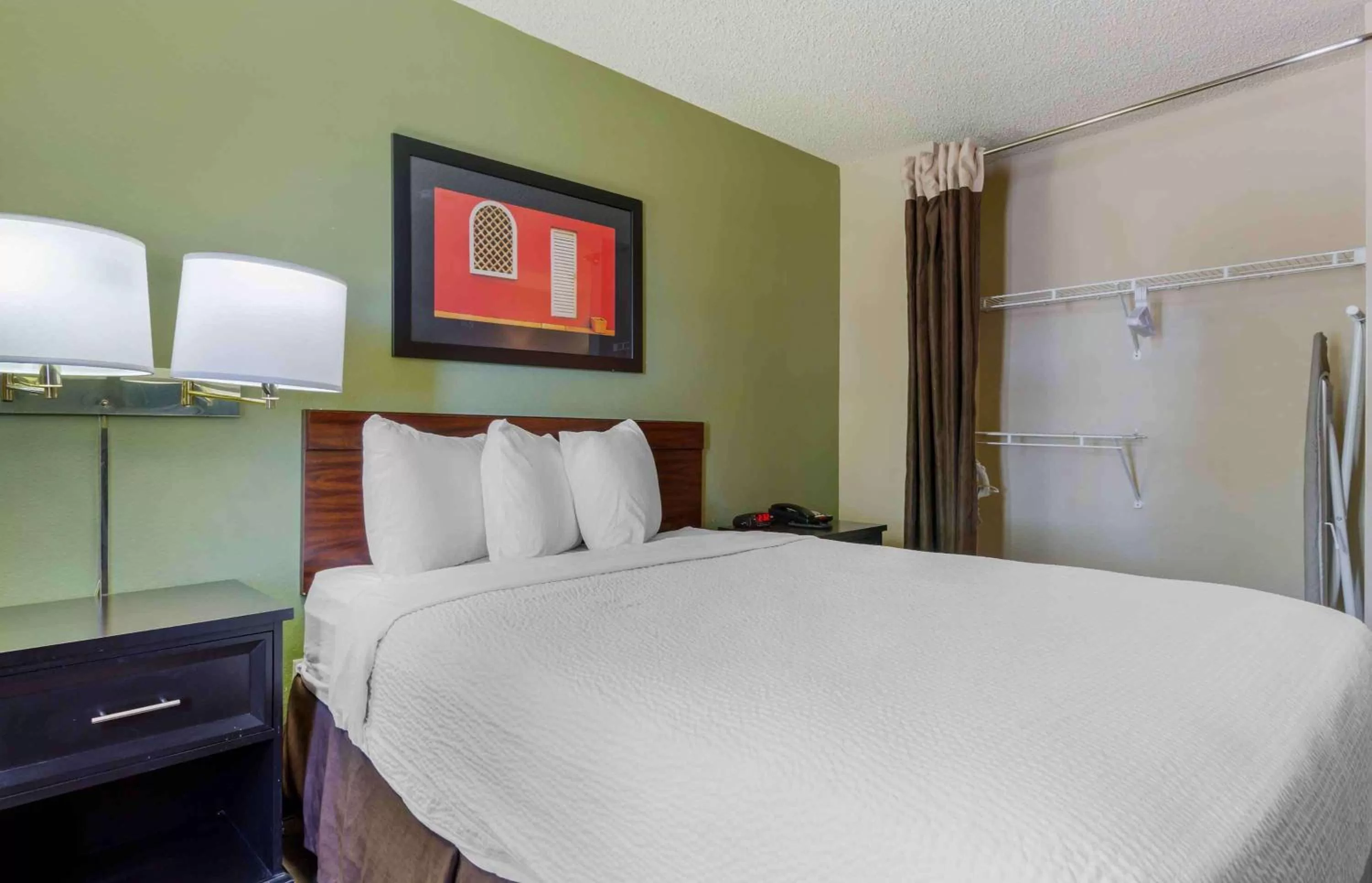 Queen studio with 1 Queen Bed - Disability Access/Non-Smoking in Extended Stay America Suites - Phoenix - Airport
