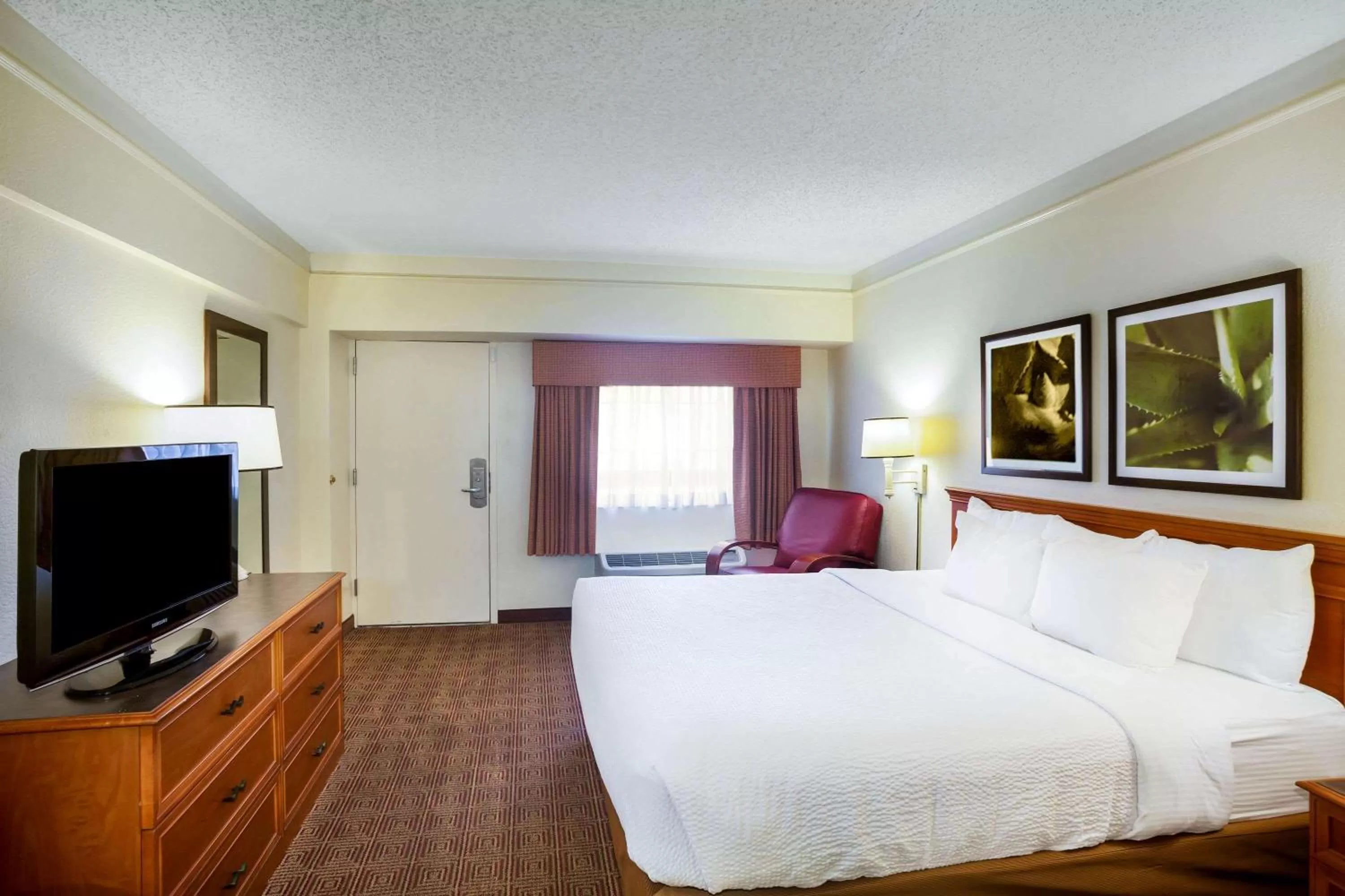 King Room in La Quinta Inn by Wyndham Austin Capitol / Downtown
