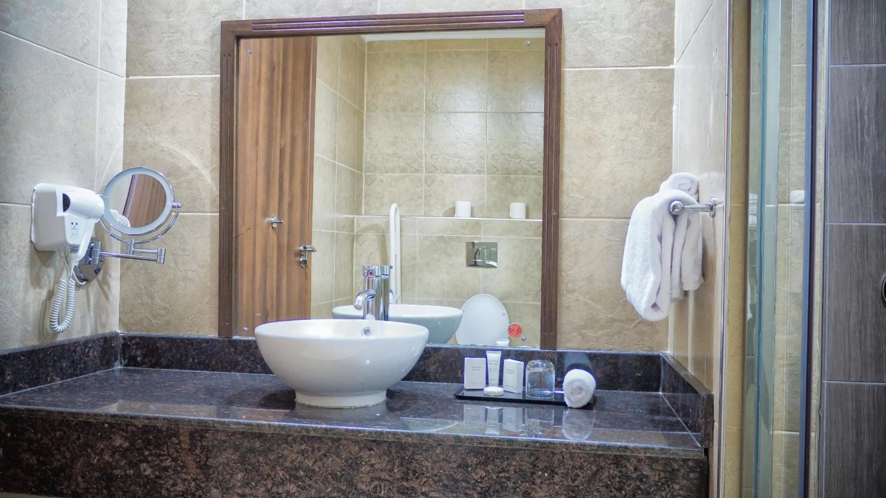Standard King Room - Wheelchair Accessible in Best Western Kisumu Hotel
