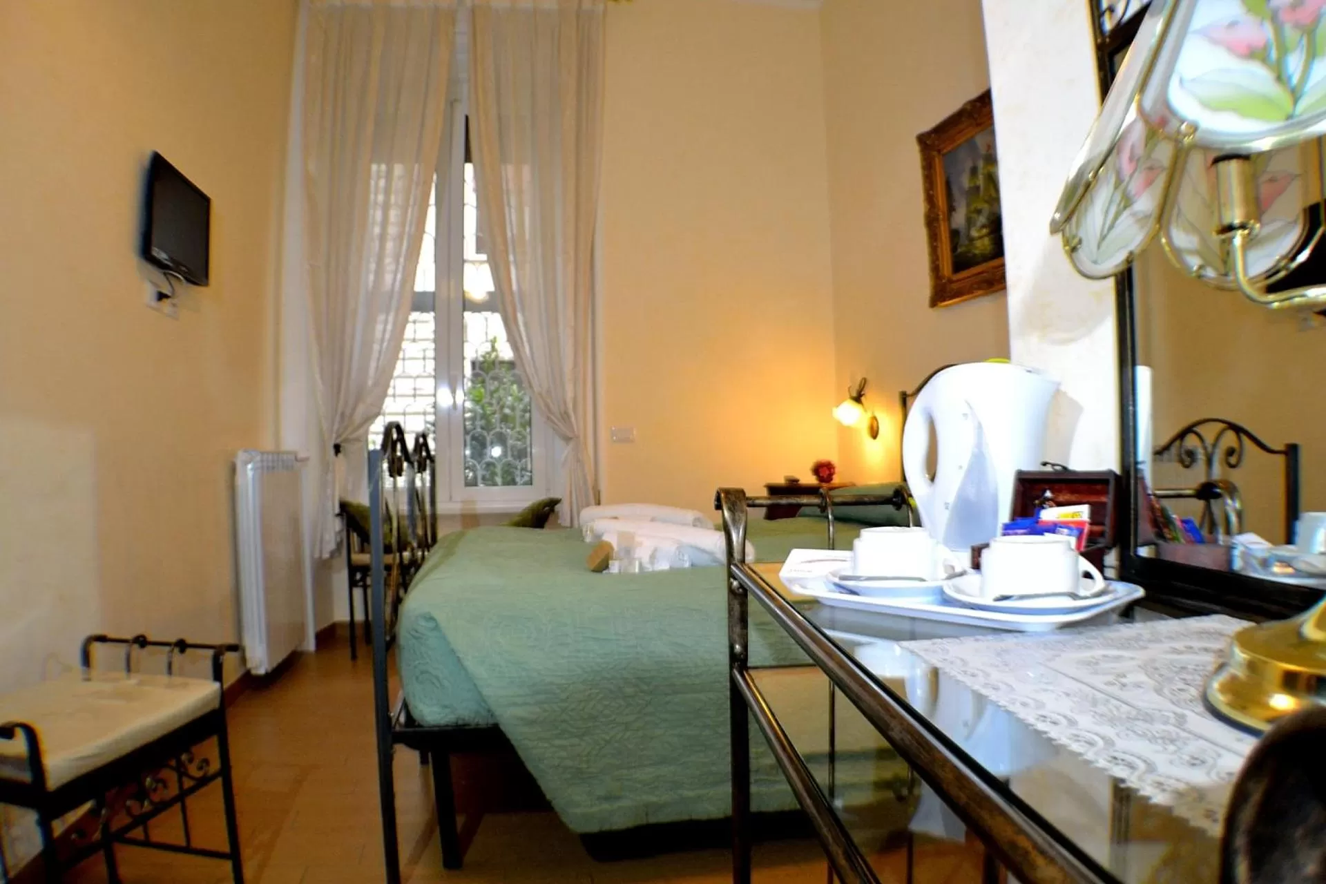 Double Room - single occupancy in Tucci's Roma Guest House