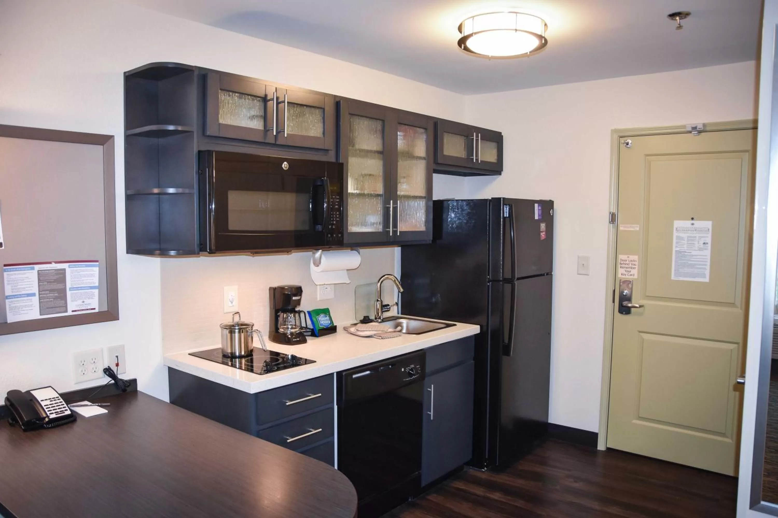 Queen Studio Suite in Candlewood Suites Columbus-Northeast by IHG