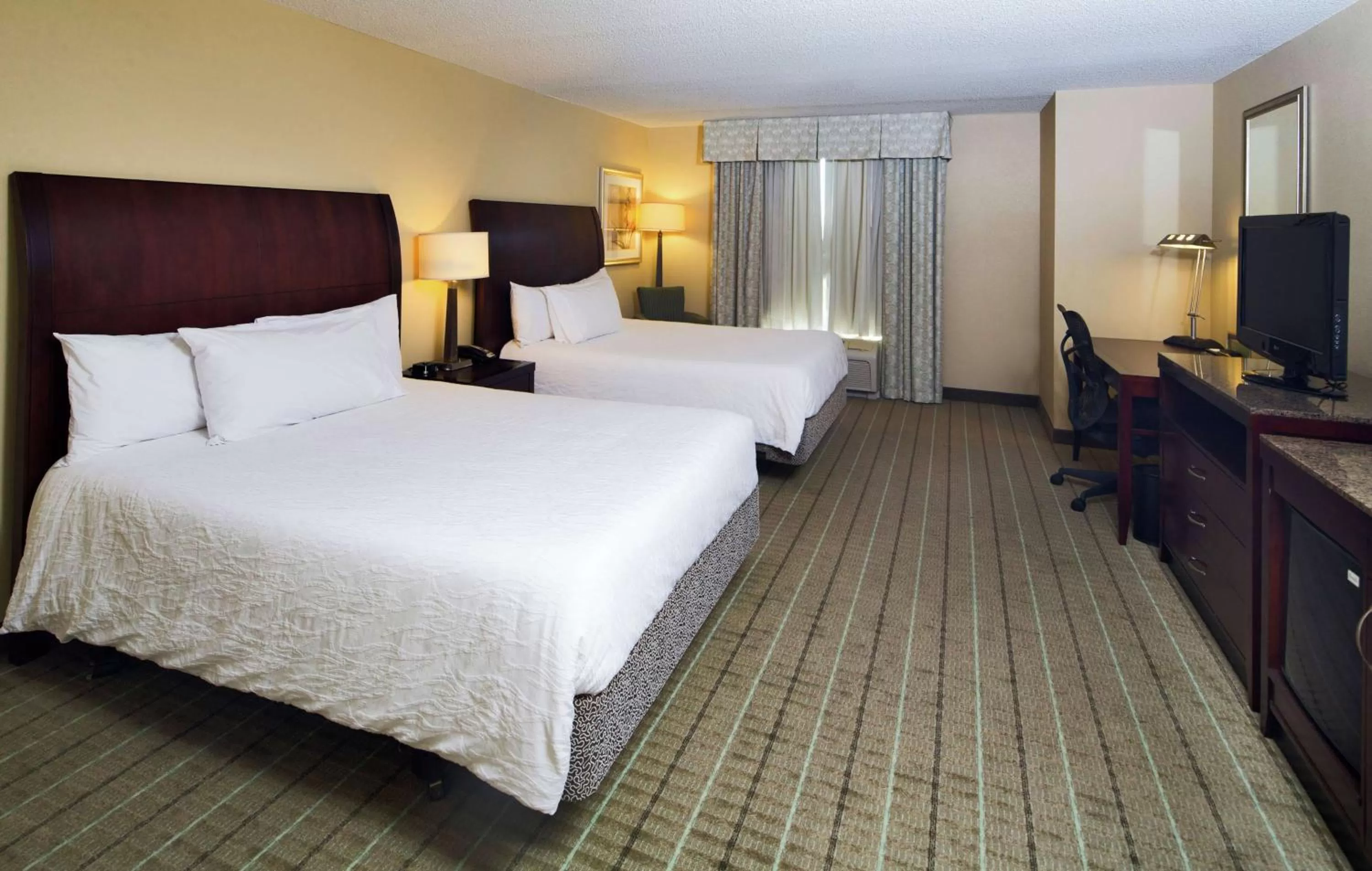 Queen Room with Two Queen Beds - Hearing Access in Hilton Garden Inn Valdosta